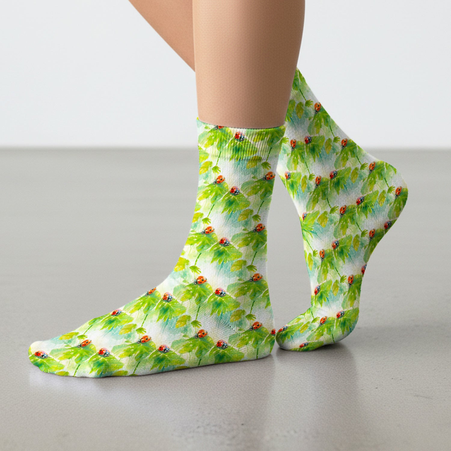 Ladybugs On Rainy Leaves Pattern Socks, Adult Socks for Men and Women