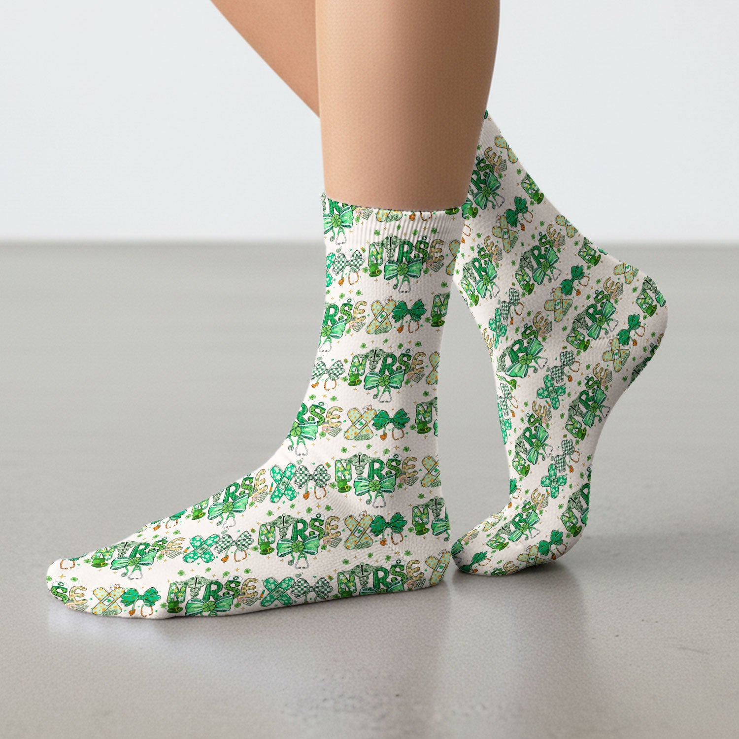 St. Patrick’s Nurse Scrub Socks, Lucky Clover And Green Bow Pattern Nurse Sock, Breathable Fabrics Nursing Uniform