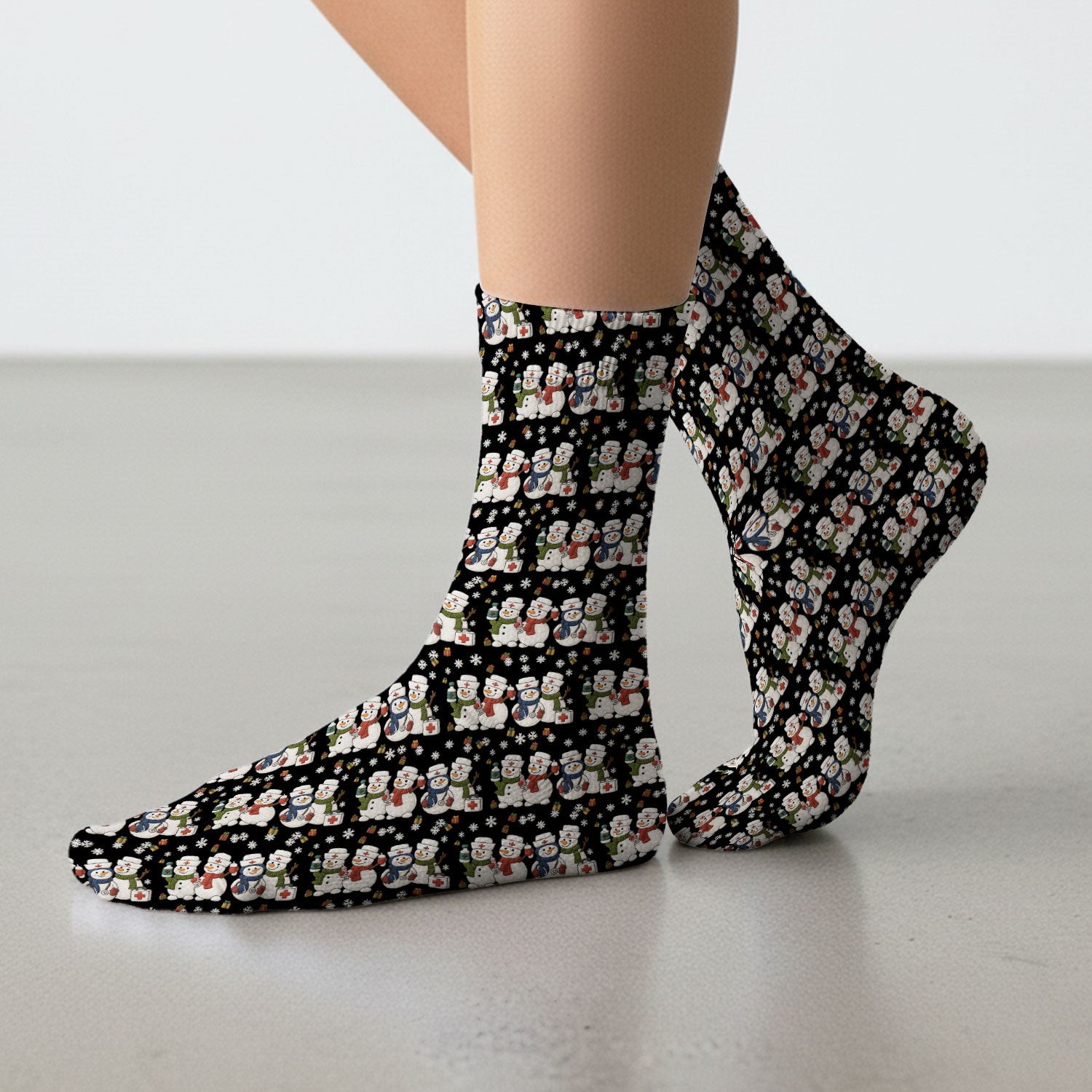 Cute Christmas Snowman Nurse Pattern Print Socks, Adult Socks for Men and Women