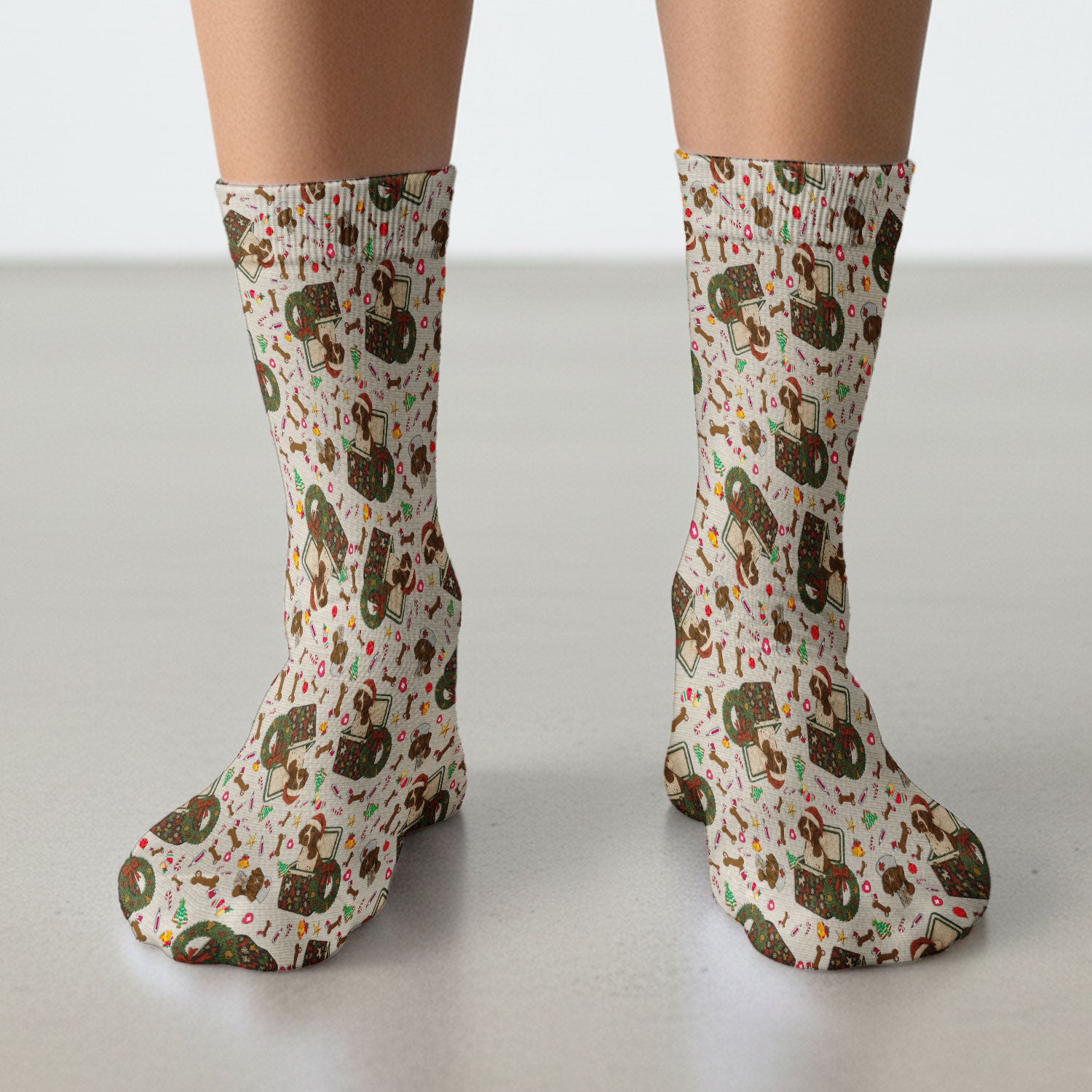Funny Christmas Dog Socks – Cute Pet Lover Holiday Pattern – Festive Medical Uniform for Nurses and Animal Care Workers