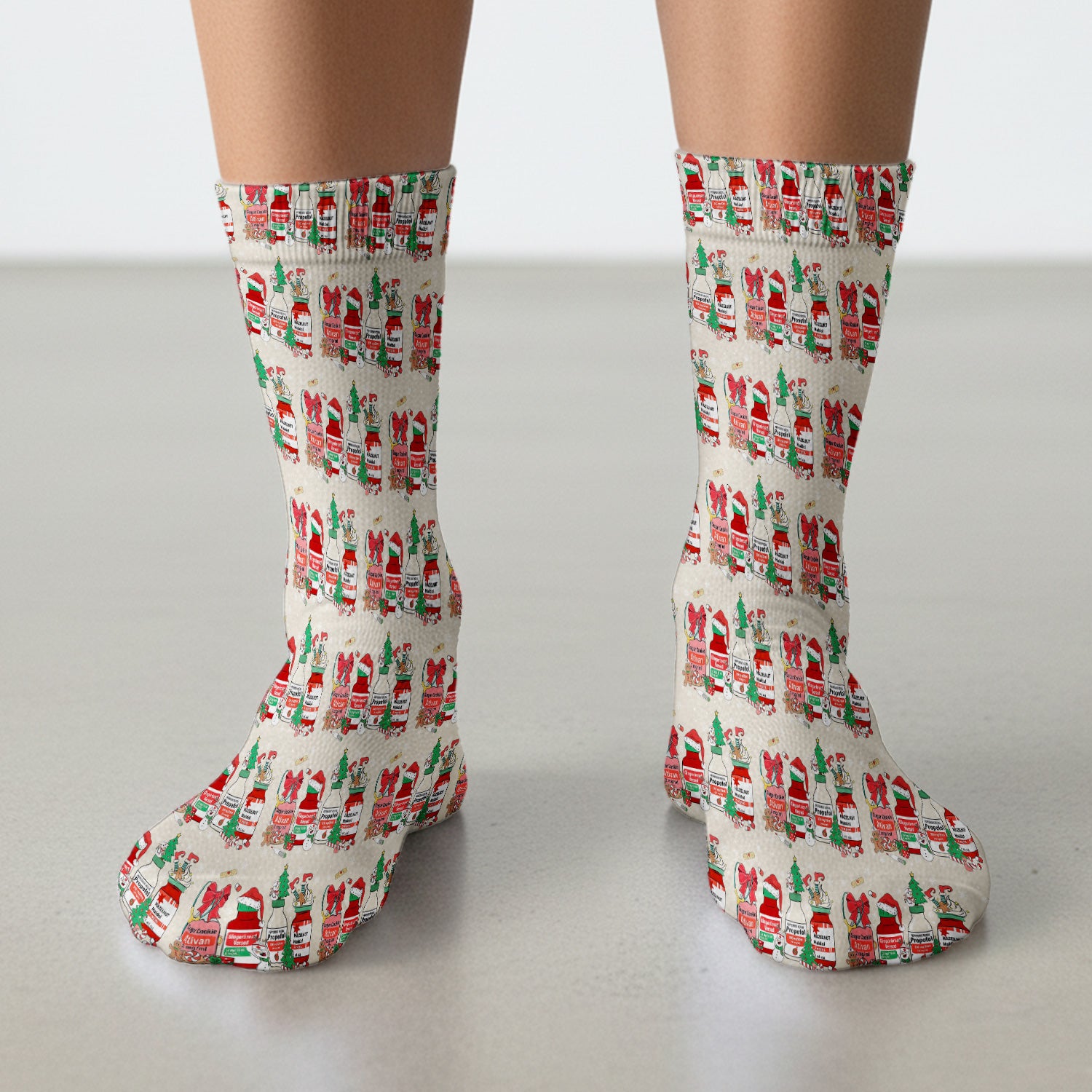 Funny Christmas Medication Scrub Socks – Festive Holiday Pharma Bottles Pattern – Playful Medical Uniform for Nurses, Pharmacists & Healthcare Workers
