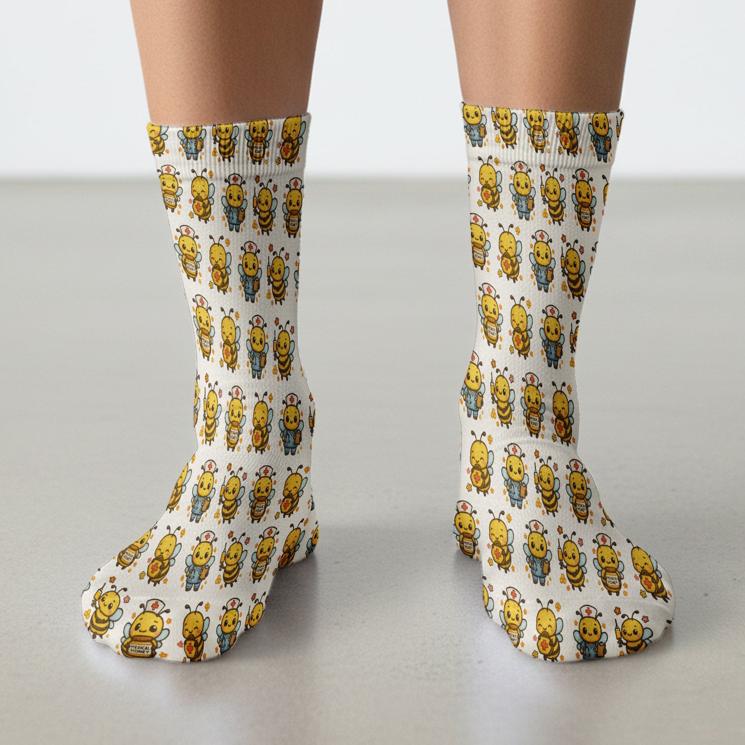 Cute Nurse Bee Scrub Socks, Kawaii Medical Honey Bee Pattern Sock for Nursing Professionals