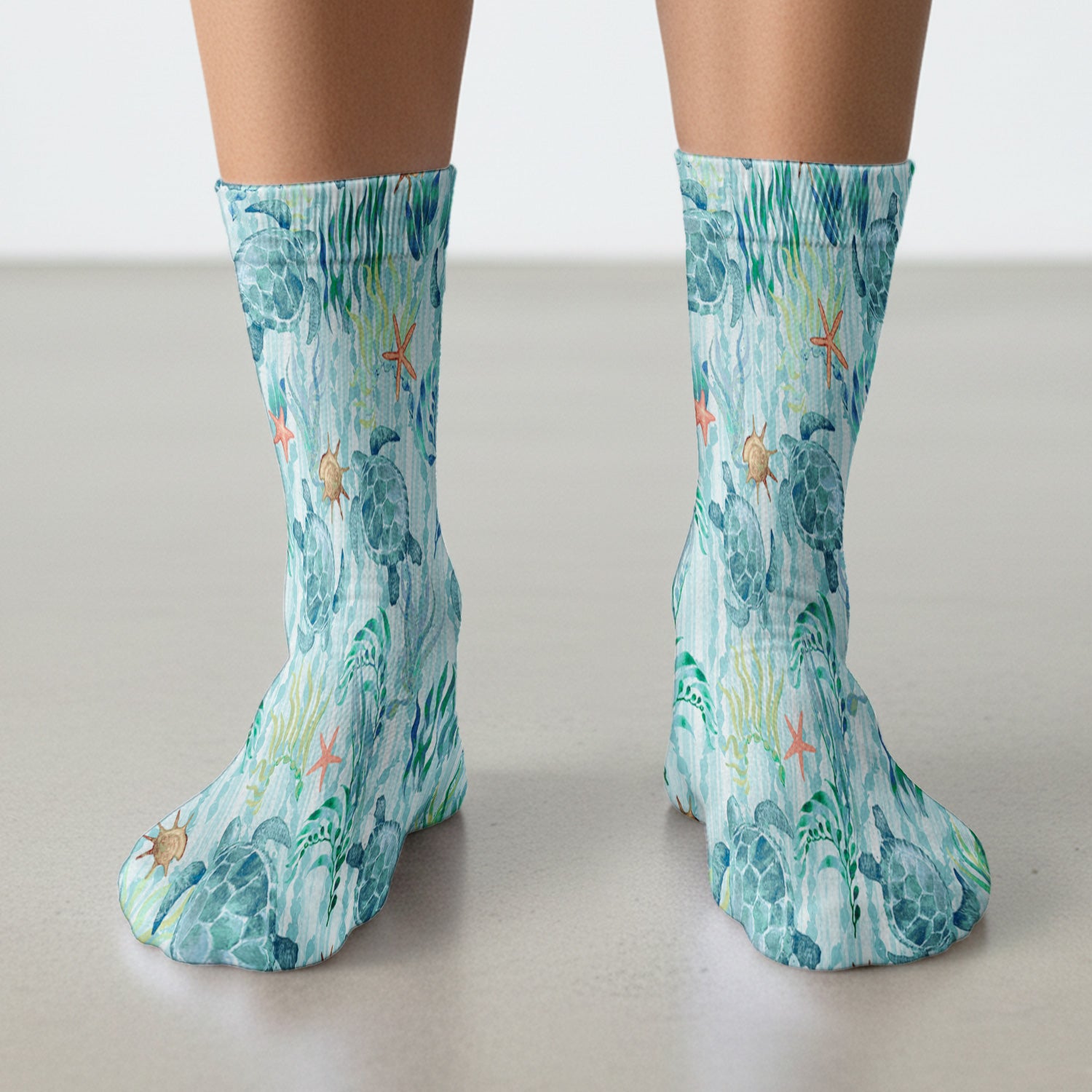 Sea Turtle Ocean Print Nurse Socks, Adult Socks for Men and Women