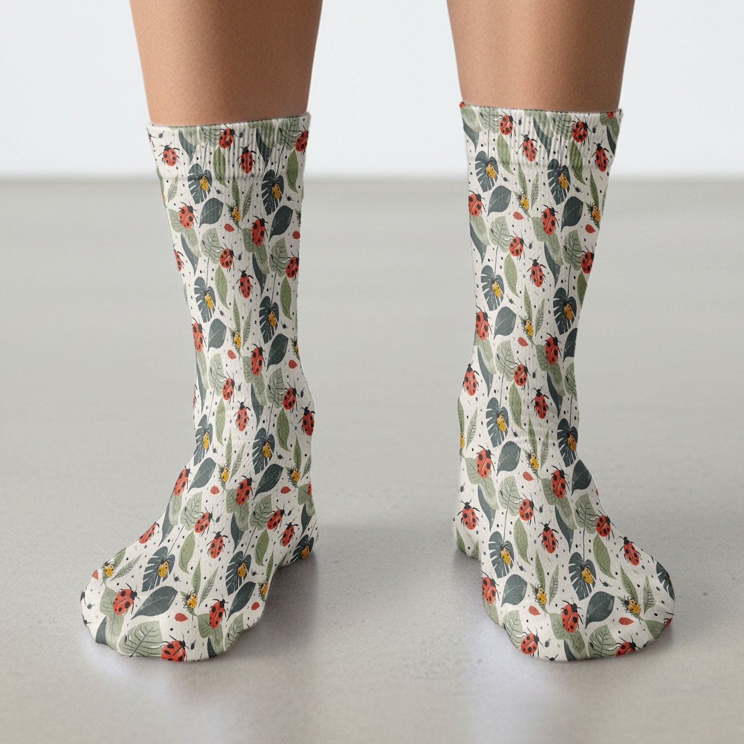 Cute Ladybug Leaf Nature Pattern Socks, Adult Socks for Men and Women