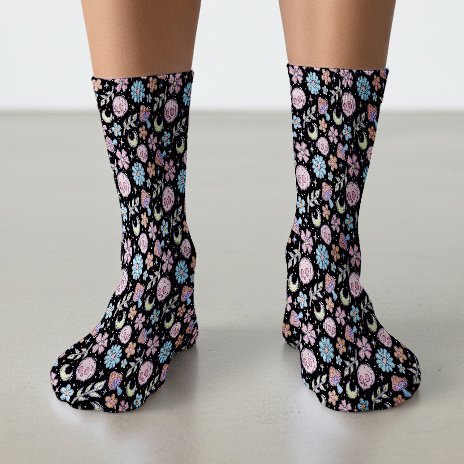 Neon Skull Mushroom Floral Pattern Socks, Breathable Fabrics Medical Uniform