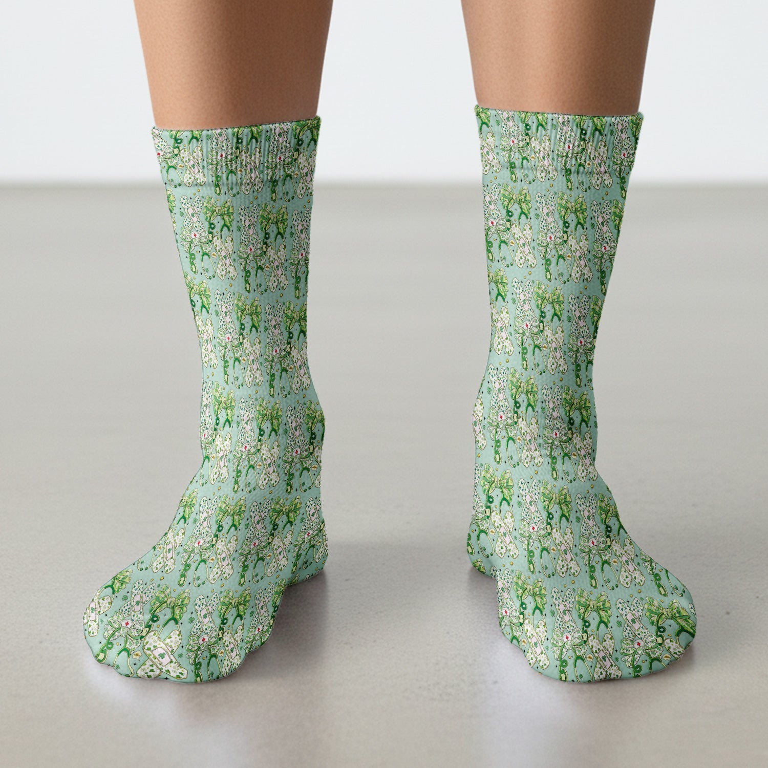 St Patrick Shamrock Stethoscope Bow Print Socks, Socks for Nurse Doctor