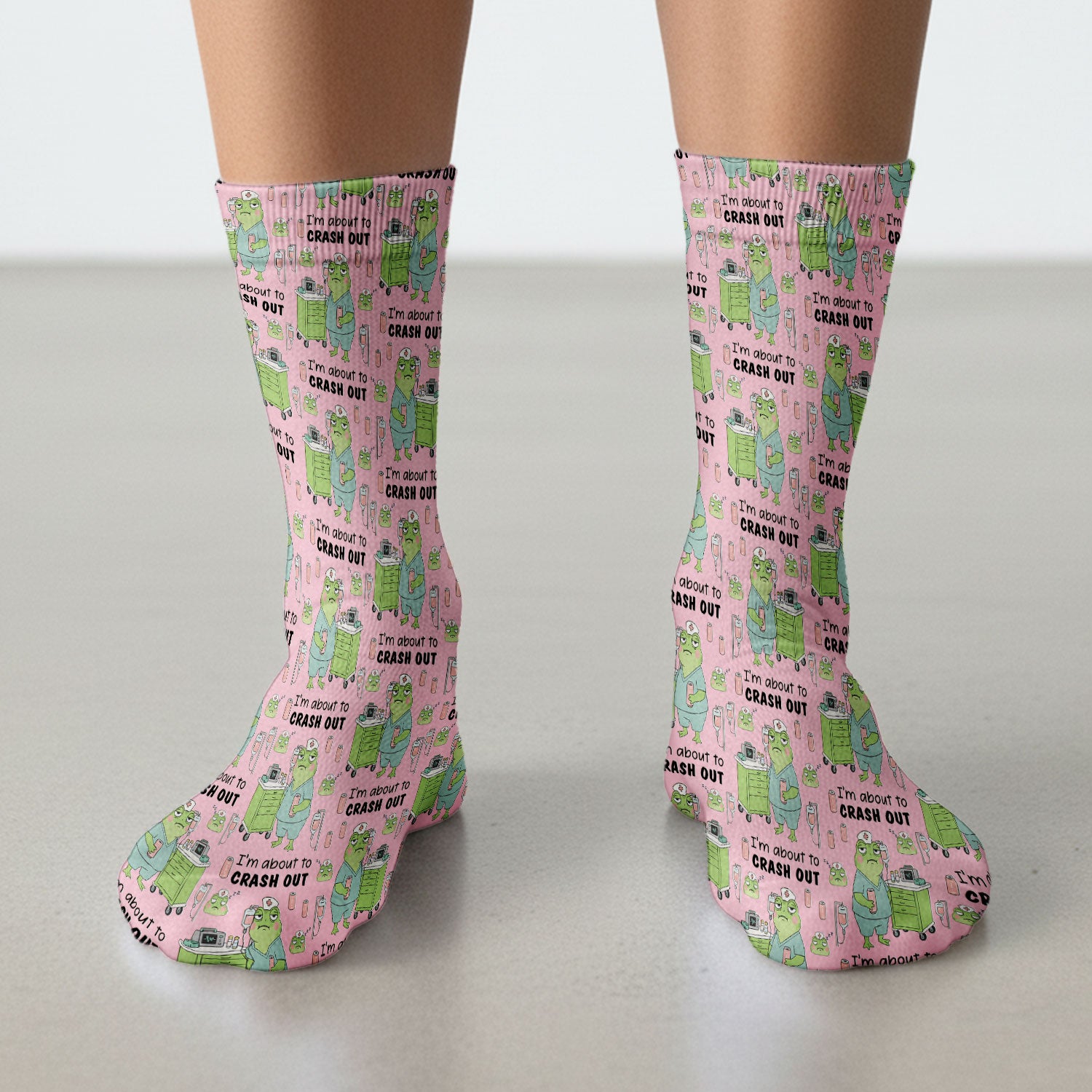 Funny Frog Pattern Nurse Scrub Socks, I’m About to Crash Out Nurse Sock, Breathable Fabrics Nursing Uniform