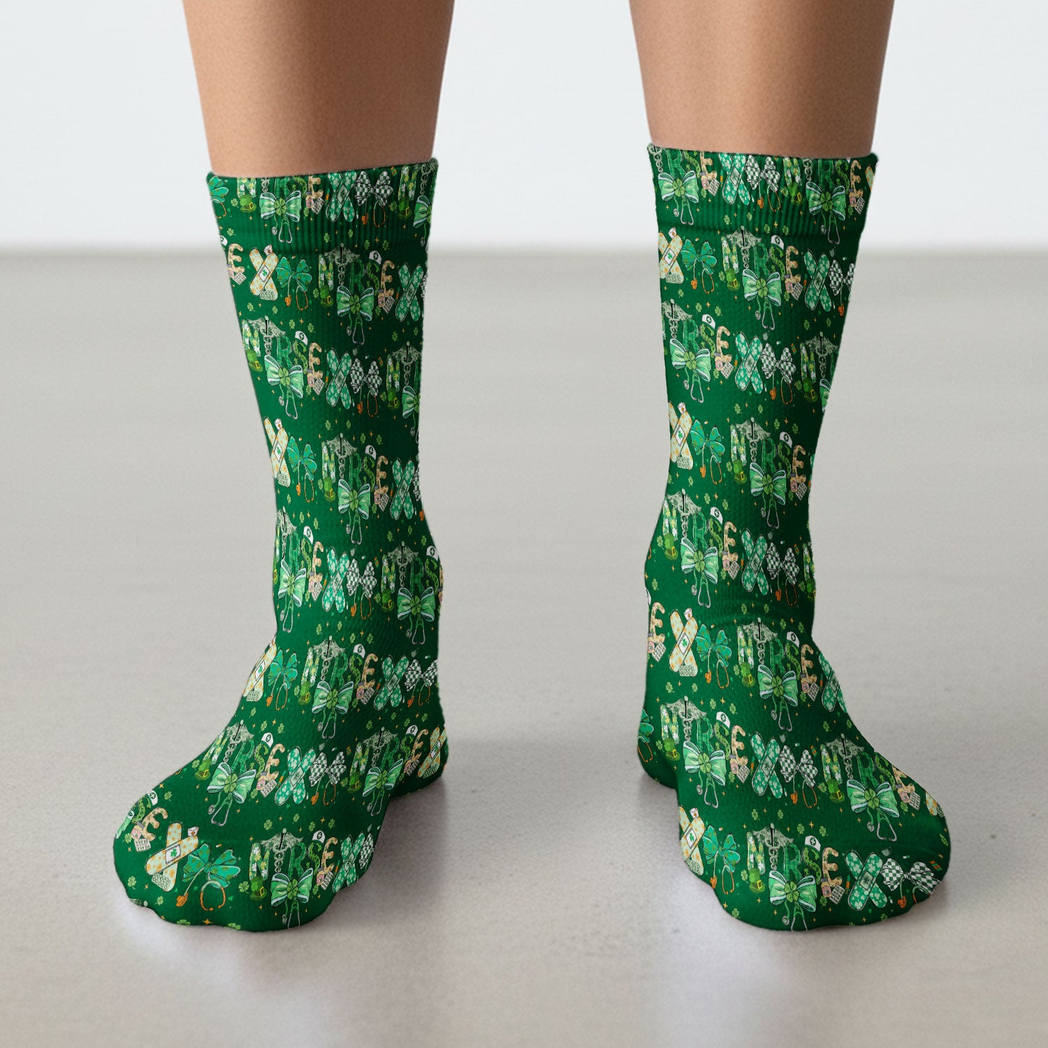 St. Patrick’s Nurse Scrub Socks, Lucky Clover And Green Bow Pattern Nurse Sock, Breathable Fabrics Nursing Uniform