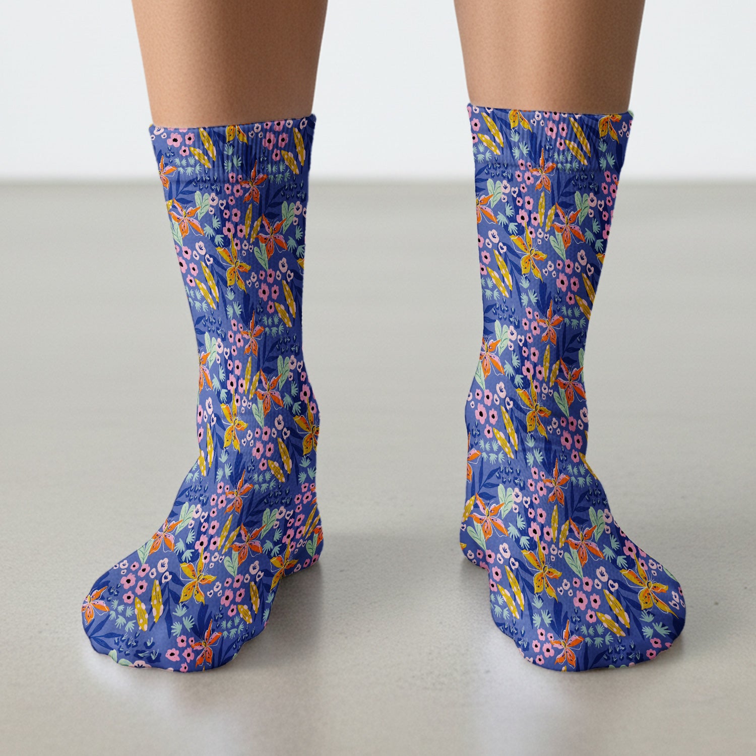 Nurse Blue Lily Floral Garden Pattern Socks, Adult Socks for Men and Women