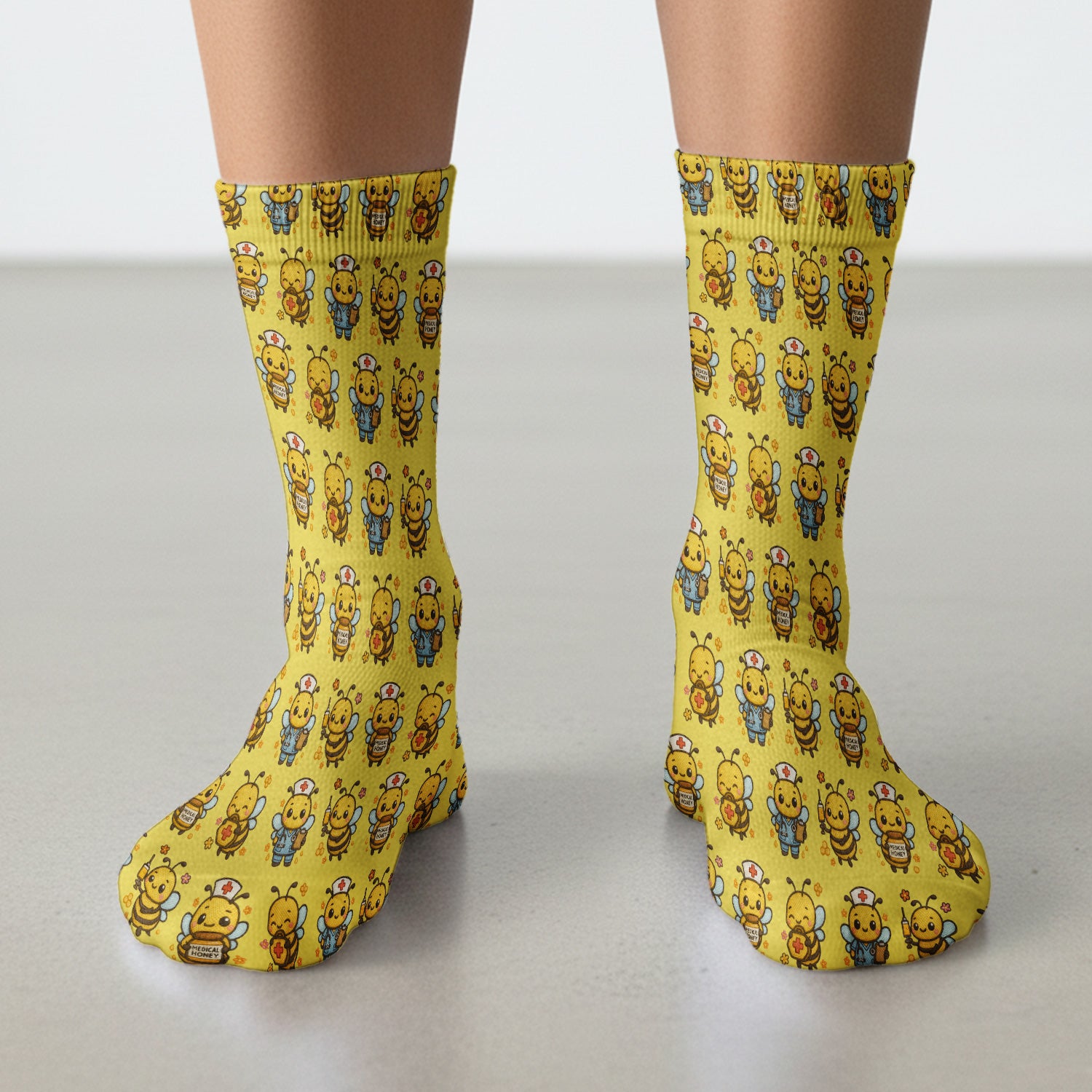 Cute Nurse Bee Scrub Socks, Kawaii Medical Honey Bee Pattern Sock for Nursing Professionals