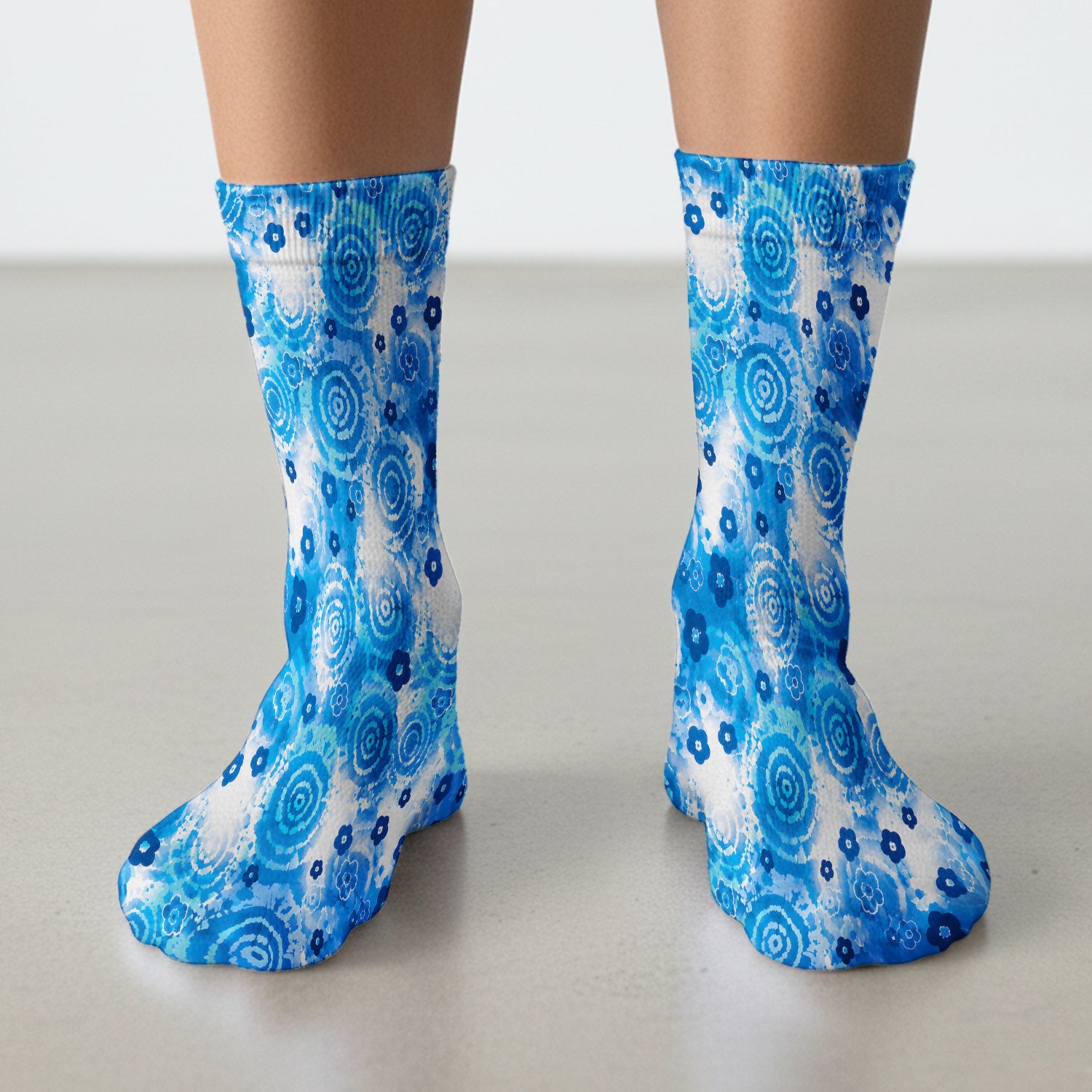 Blue Floral Spiral Nurse Pattern Scrub Top, Breathable Fabrics Nursing Uniform Socks, Adult Socks for Men and Women