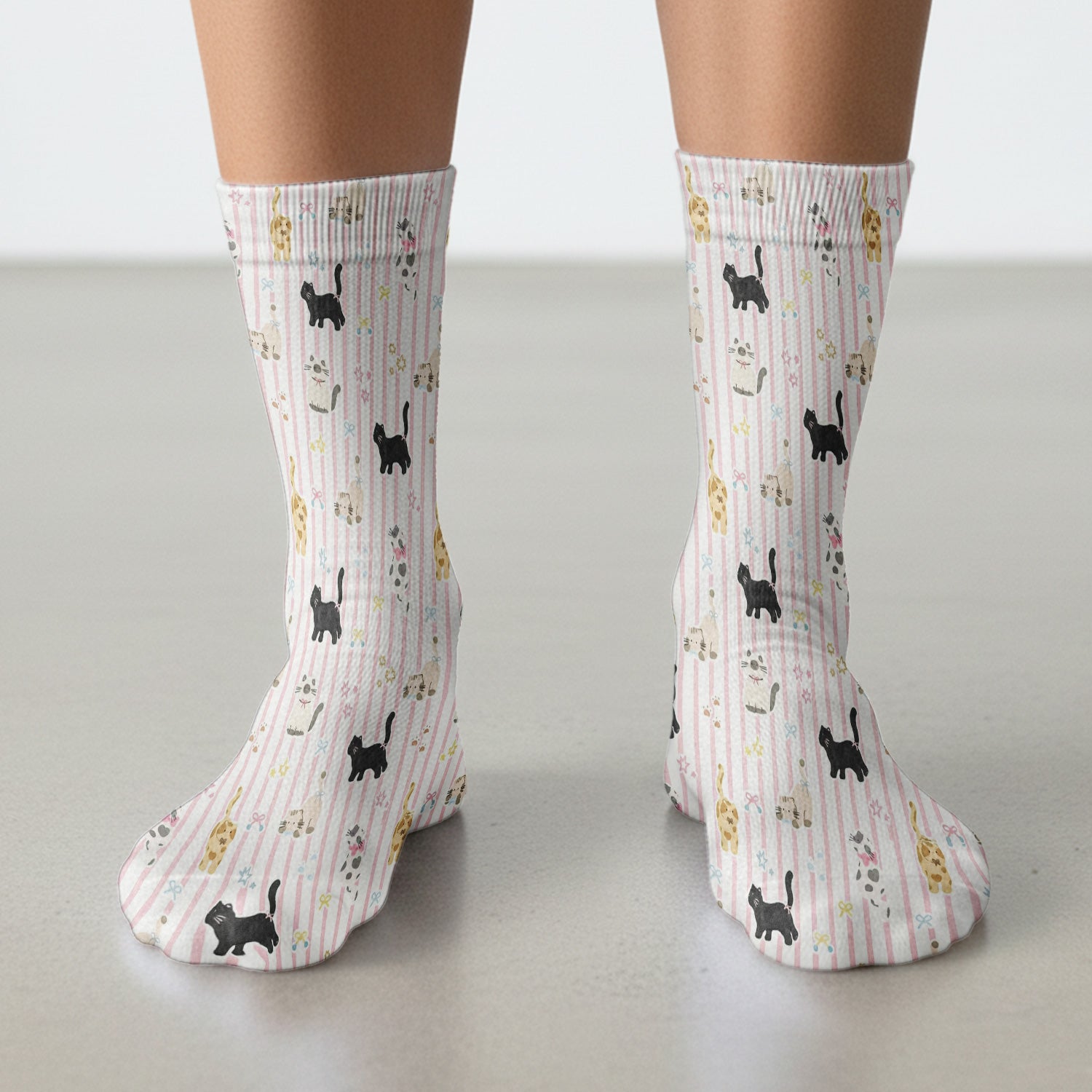 Cute Playful Cat Stripe Ribbon Pattern Socks, Adult Socks for Men and Women
