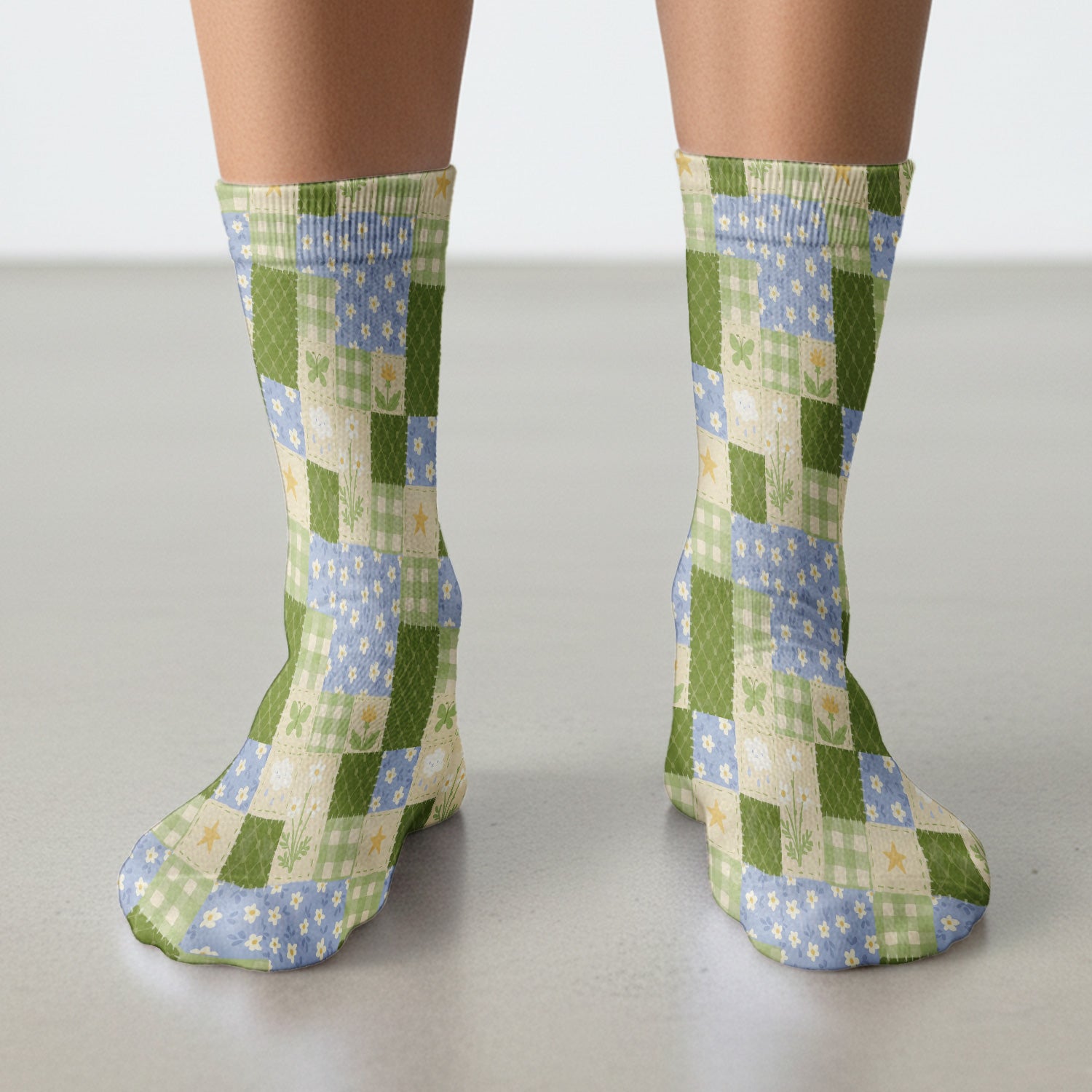 Green Patchwork Clover Floral Pattern Socks, Socks for Nurse Doctor