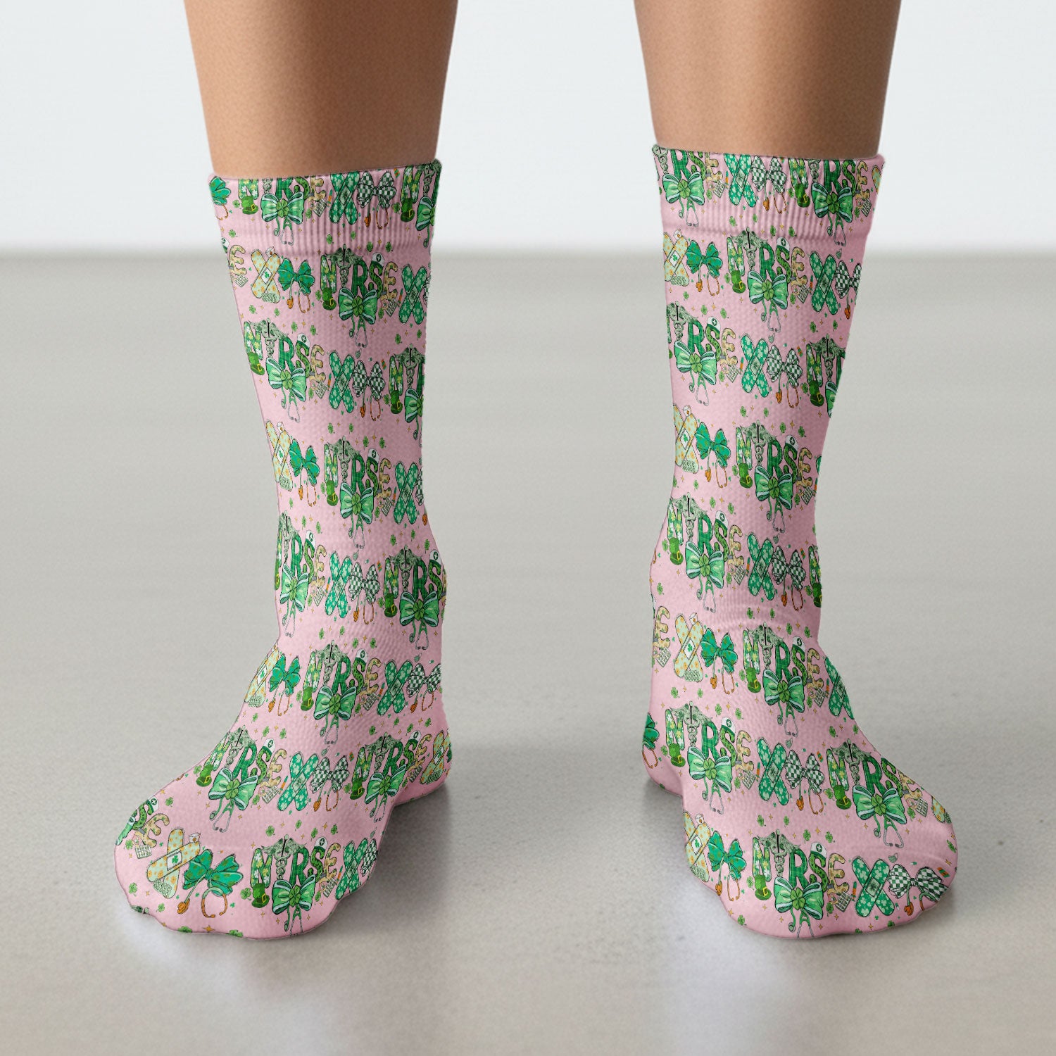 St. Patrick’s Nurse Scrub Socks, Lucky Clover And Green Bow Pattern Nurse Sock, Breathable Fabrics Nursing Uniform