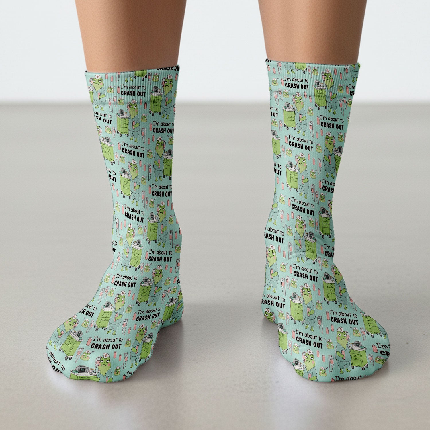 Funny Frog Pattern Nurse Scrub Socks, I’m About to Crash Out Nurse Sock, Breathable Fabrics Nursing Uniform