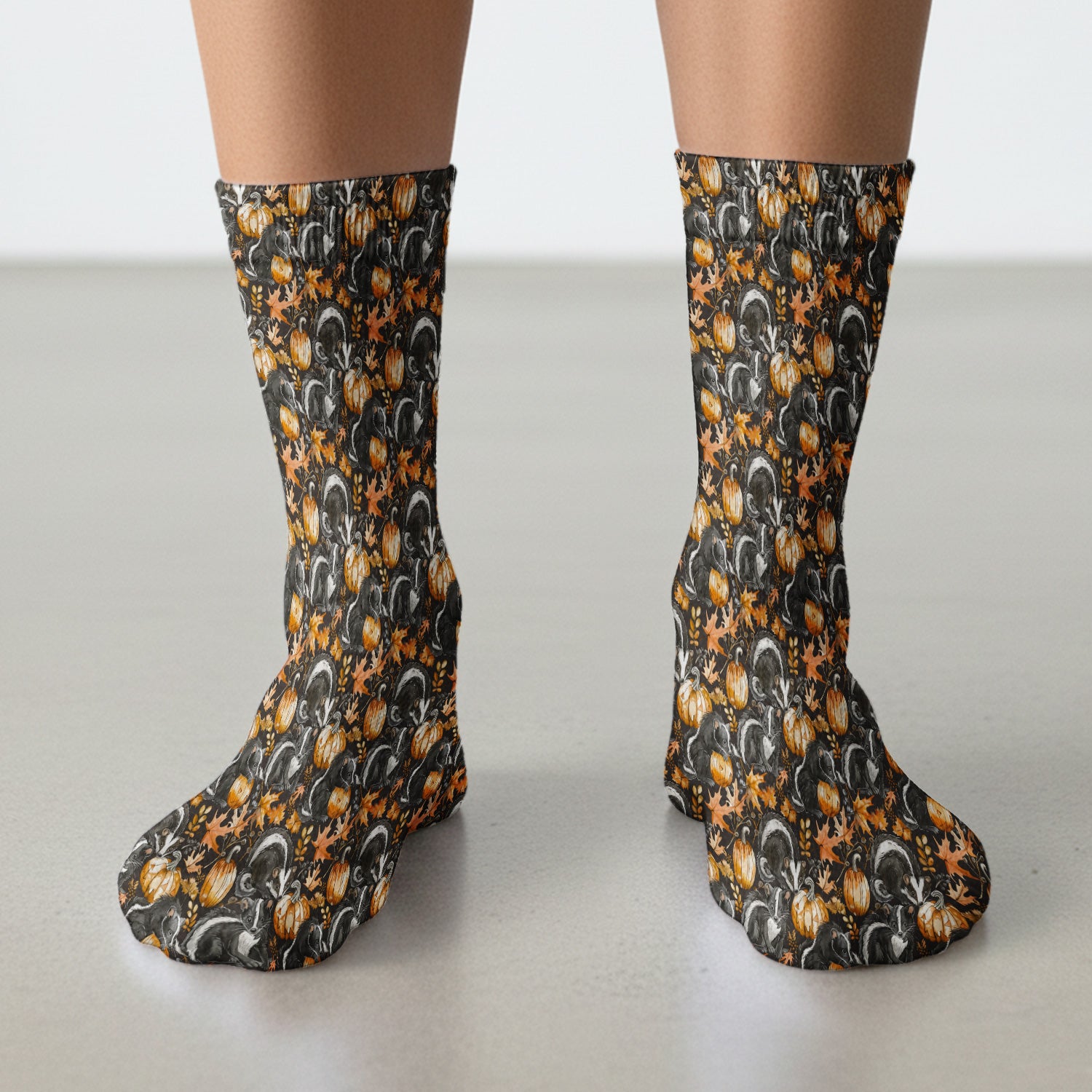 Skunk Pumpkin with Autumn Leaves Pattern Socks, Adult Socks for Men and Women