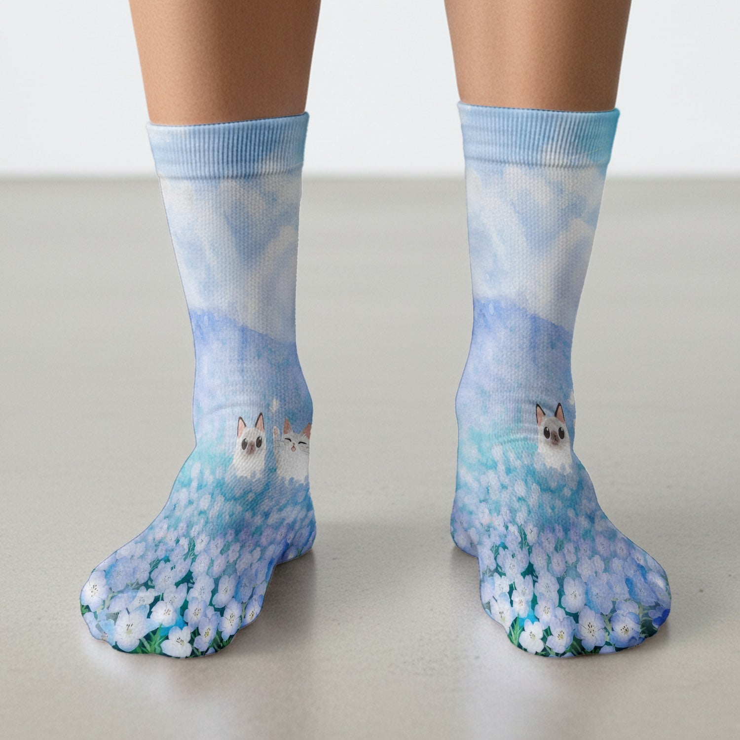 Dreamy Cat Cloud Hydrangea Sky Pattern Socks, Adult Socks for Men and Women