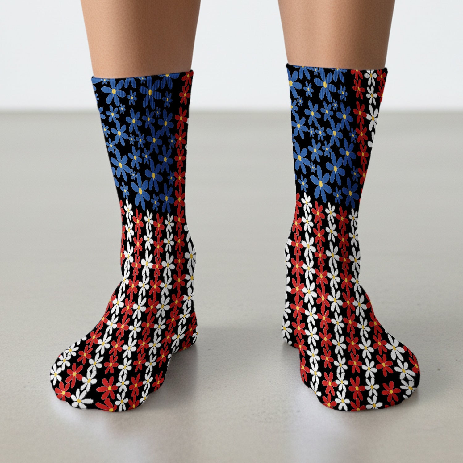 Retro Red Blue Daisy Stripe Pattern Socks, Breathable Fabrics Medical Uniform