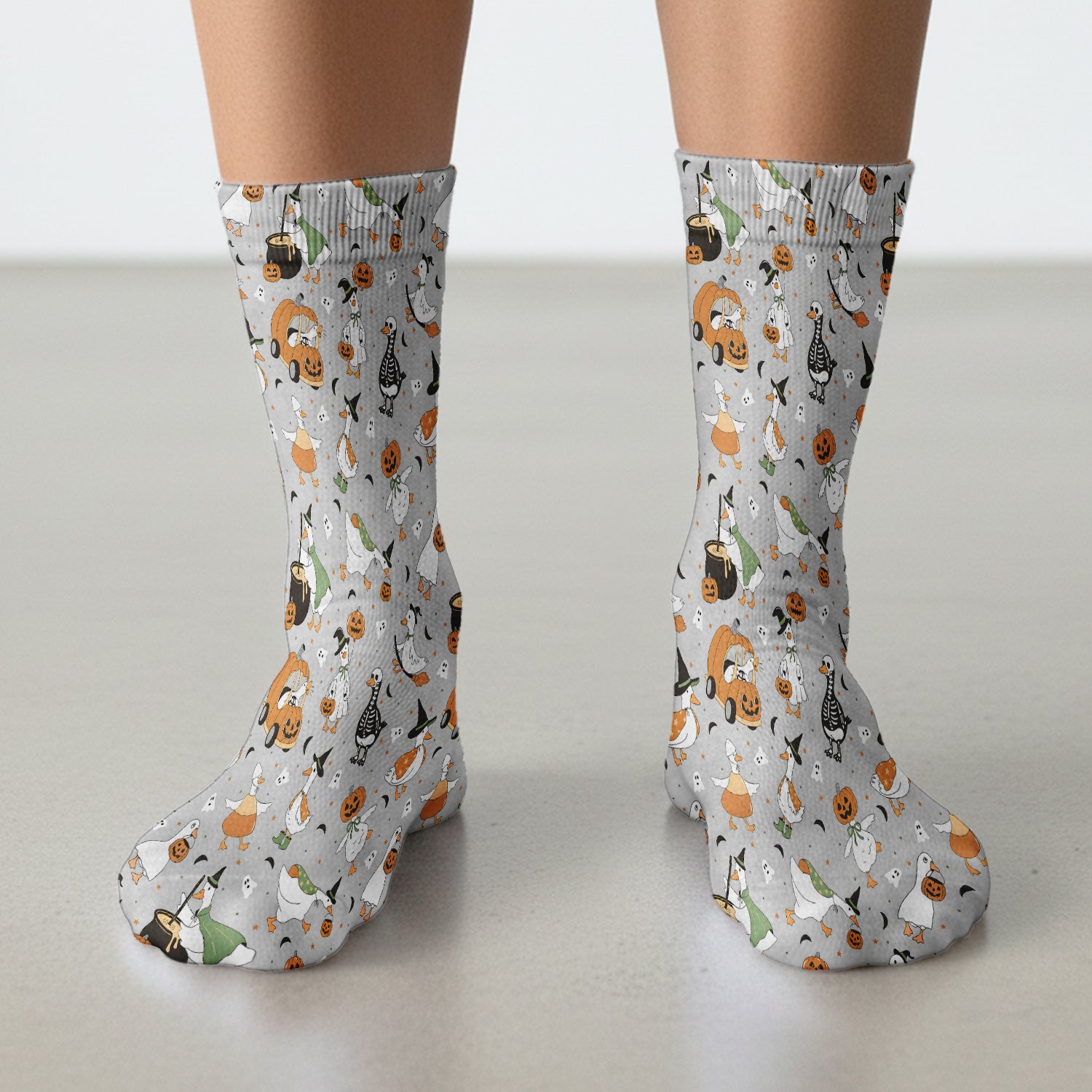 Goose with Pumpkin Checkered Print Socks, Adult Socks for Men and Women