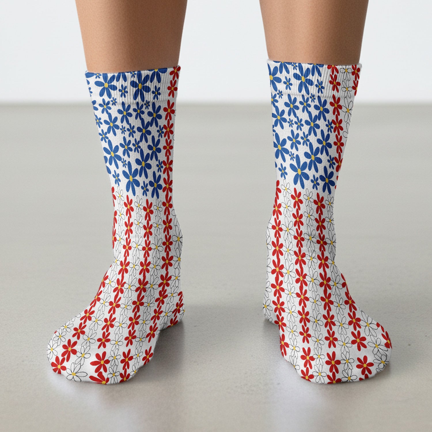 Retro Red Blue Daisy Stripe Pattern Socks, Breathable Fabrics Medical Uniform