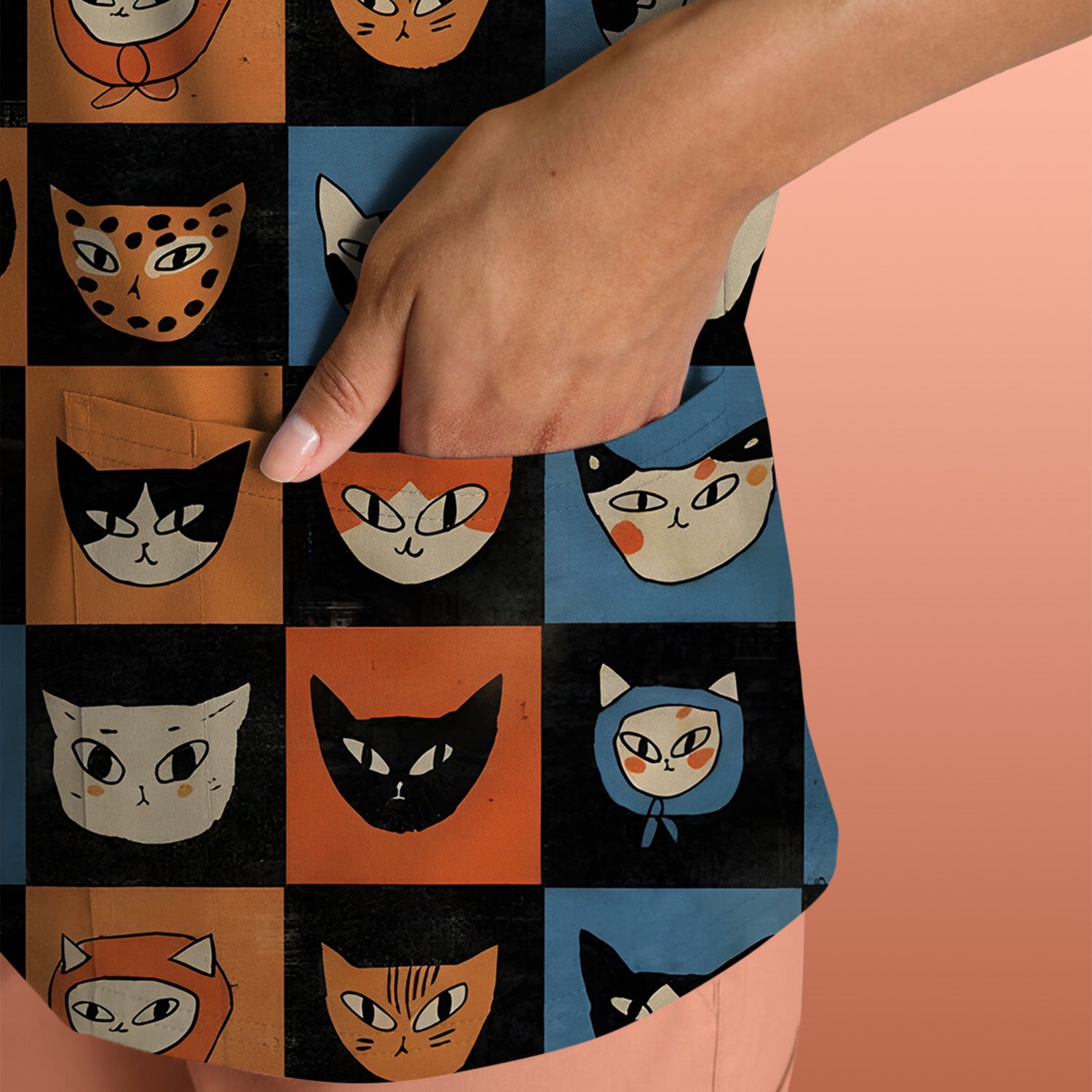 Cute Retro Cat Faces Checkerboard Print Scrub Top, Comfortable Scrubs For Nurses