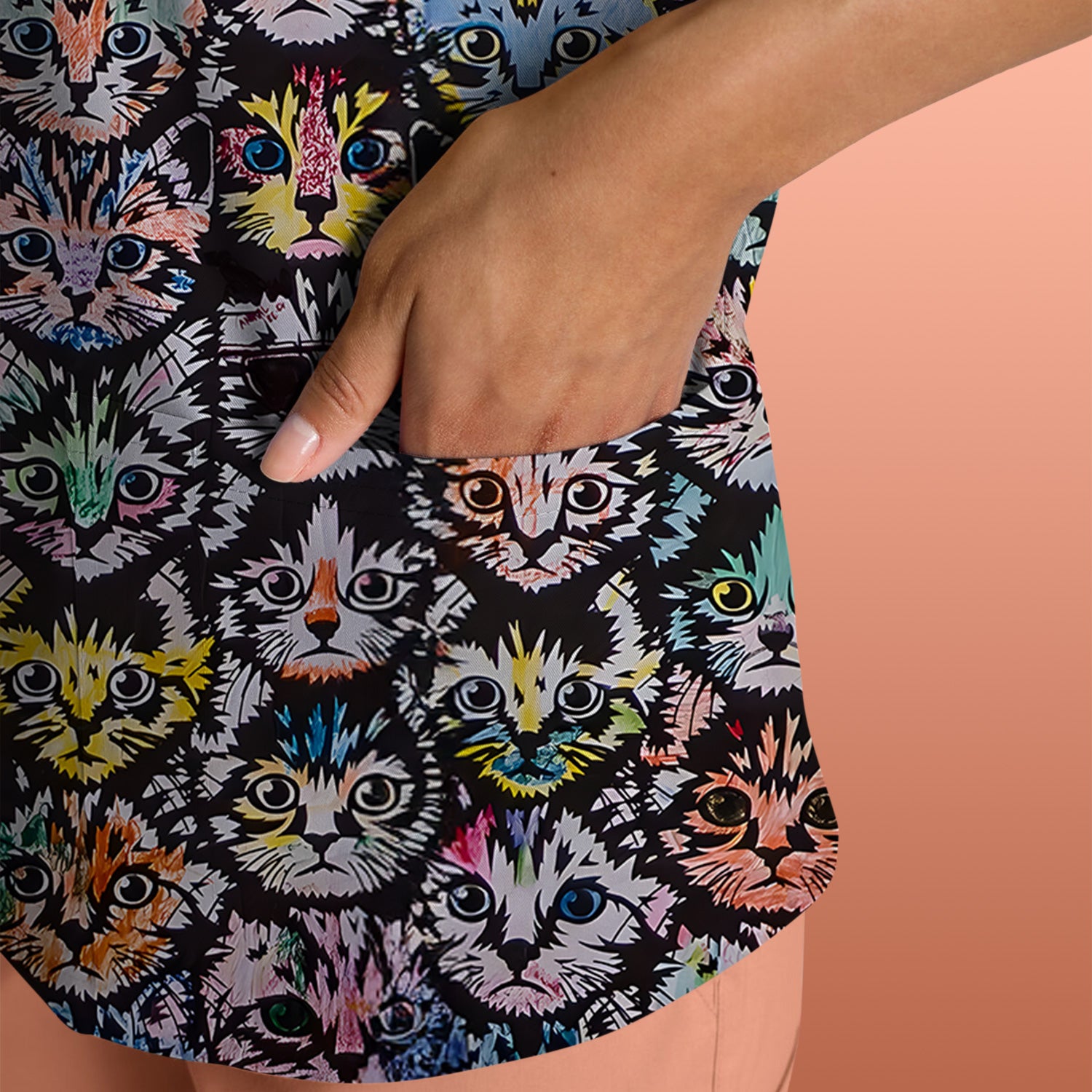 Colorful Cat Faces Pattern Scrub Top, Artistic Kitty Portrait Print, Breathable Fabrics Nursing Uniform