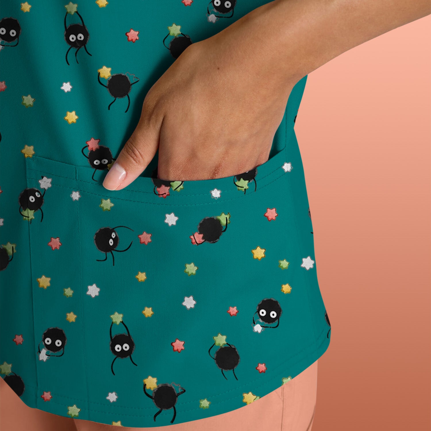 Funny Spider Pattern Pattern Pattern Scrub Top, Cartoon Spider Pattern Nursing Uniform For Women