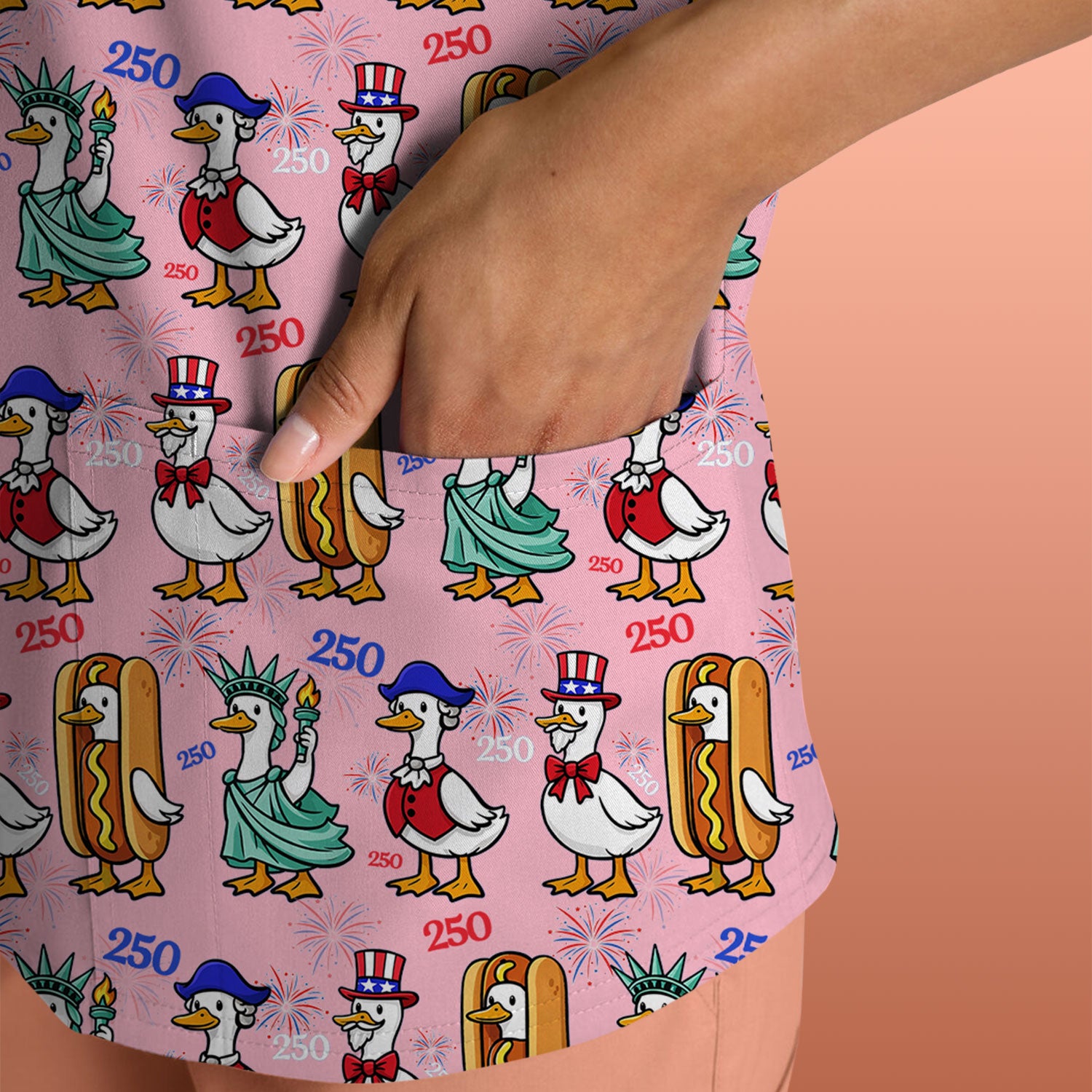 Patriotic Duck Independence Day Pattern Scrub Top, Breathable Healthcare Uniform Top