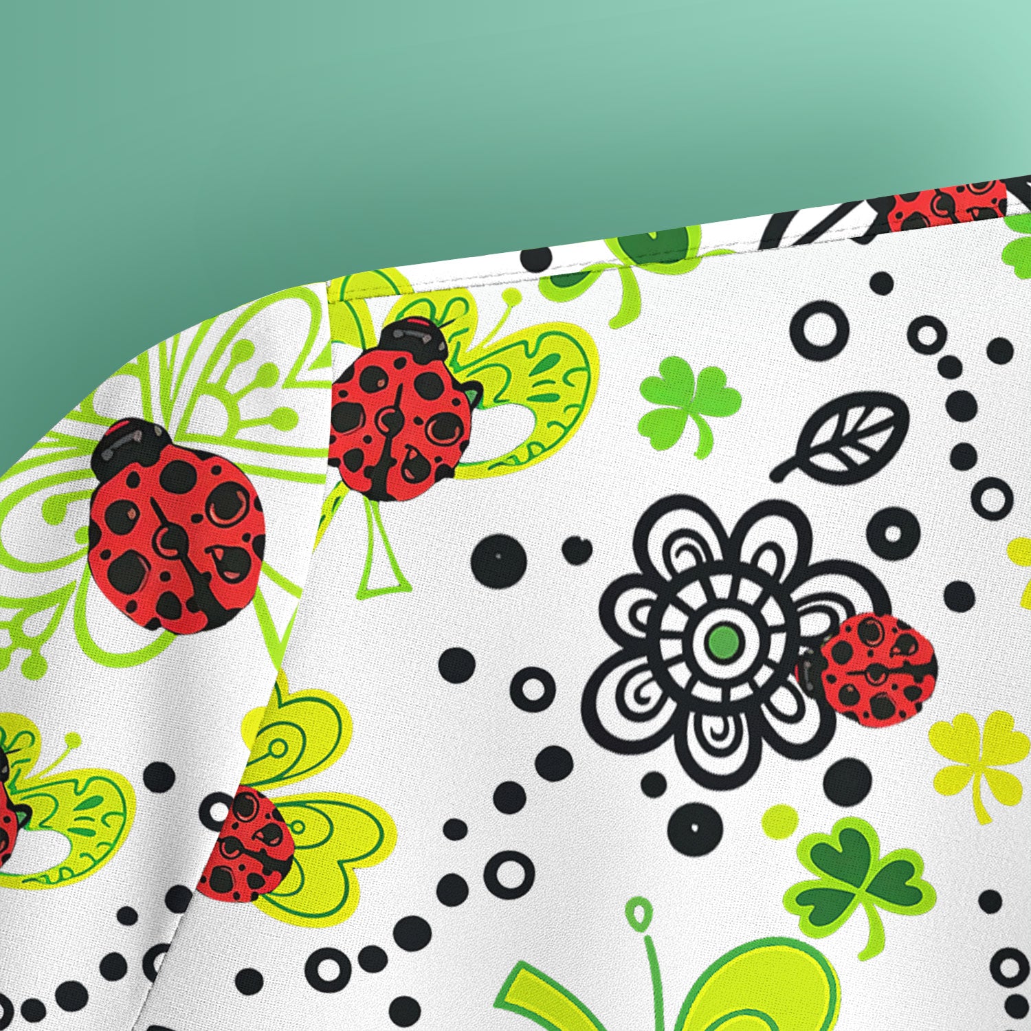 Ladybug Clover Floral Pattern Print Scrubs Nurses, Breathable Fabrics Nursing Uniform