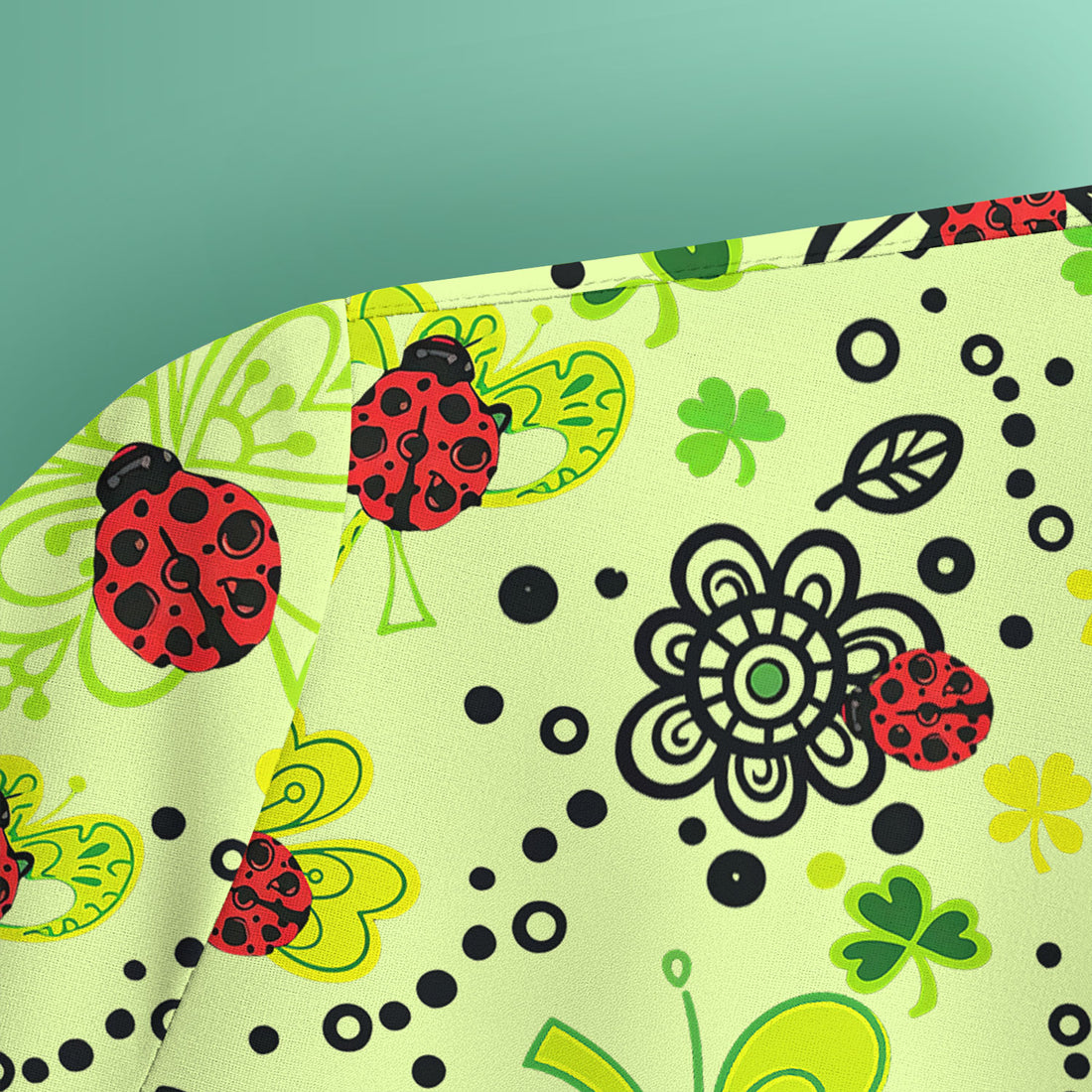 Ladybug Clover Floral Pattern Print Scrubs Nurses, Breathable Fabrics Nursing Uniform