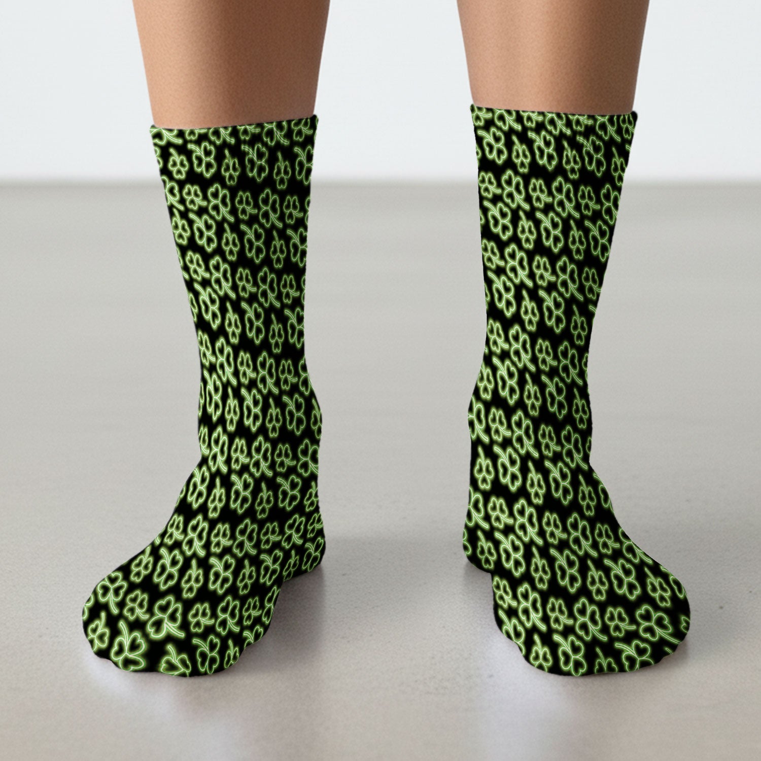 Neon Shamrock Nurse Scrub Socks, St. Patrick’s Day Glow Green Pattern Pattern Sock,  Breathable Fabrics Nursing Uniform