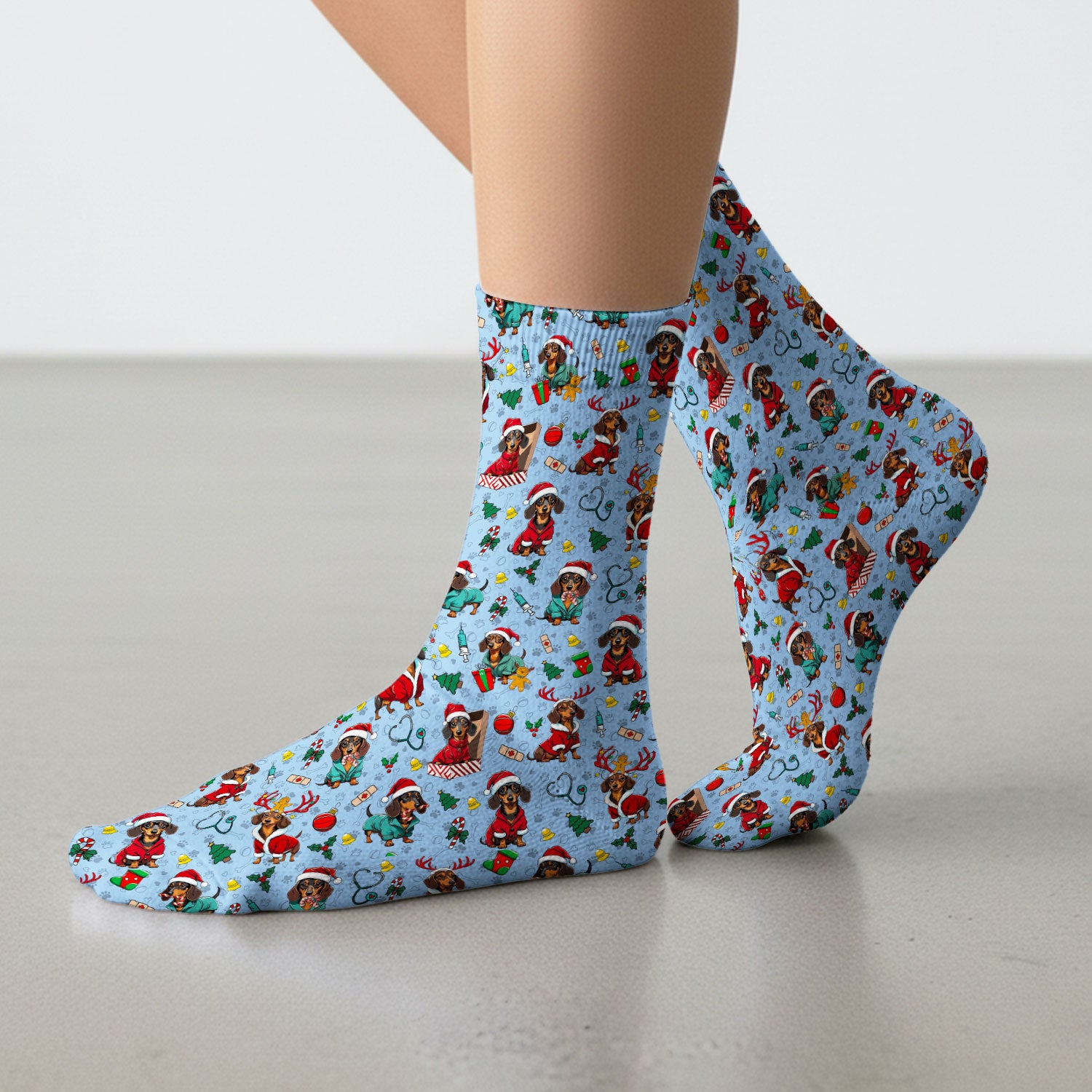 Christmas Dachshund Socks for Nurse Doctor - Cute Sausage Dog Funny Reindeer & Santa Adult Socks for Men and Women
