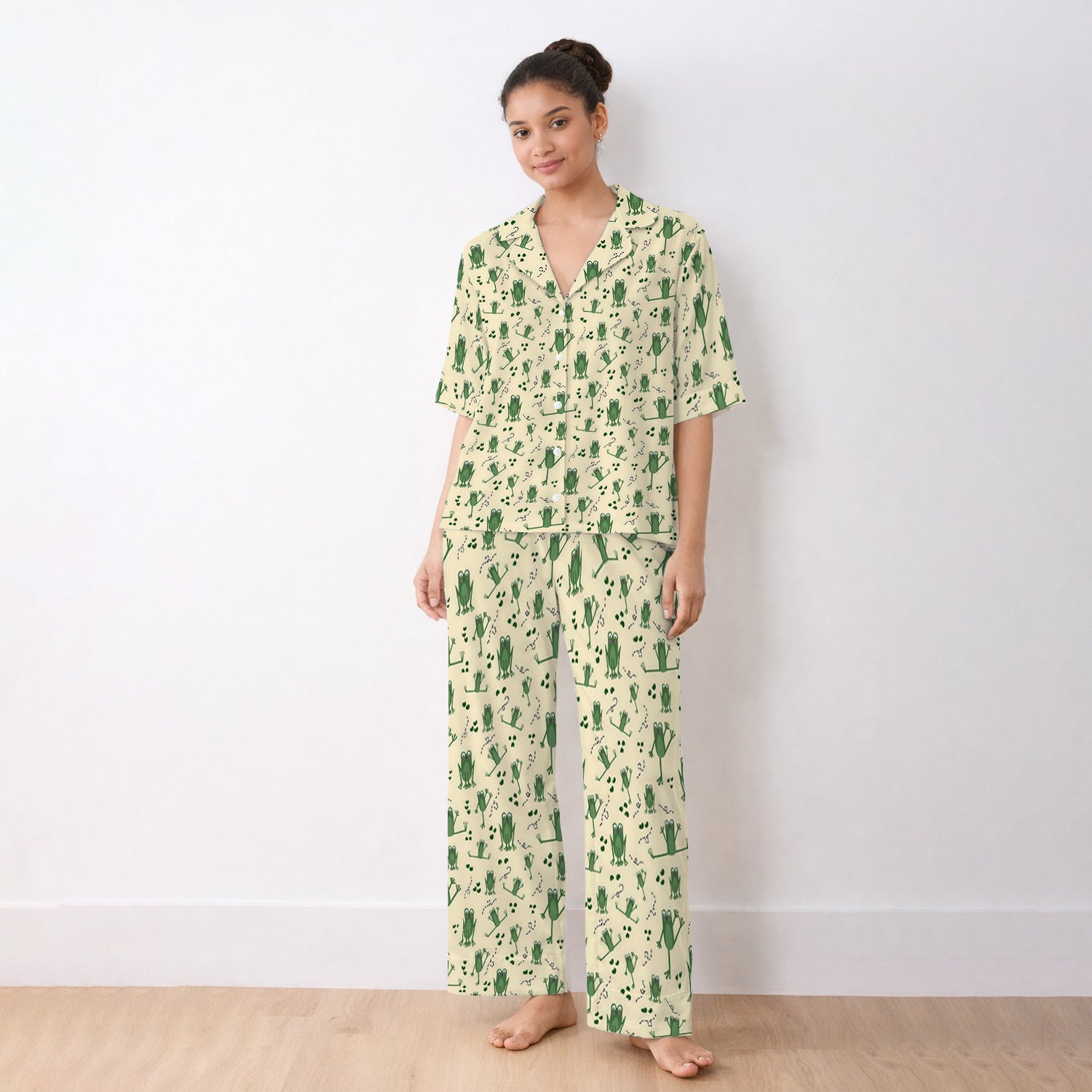 Frog Jumping Footprint Trail Pattern Pajama Set, Breathable Fabrics Uniform