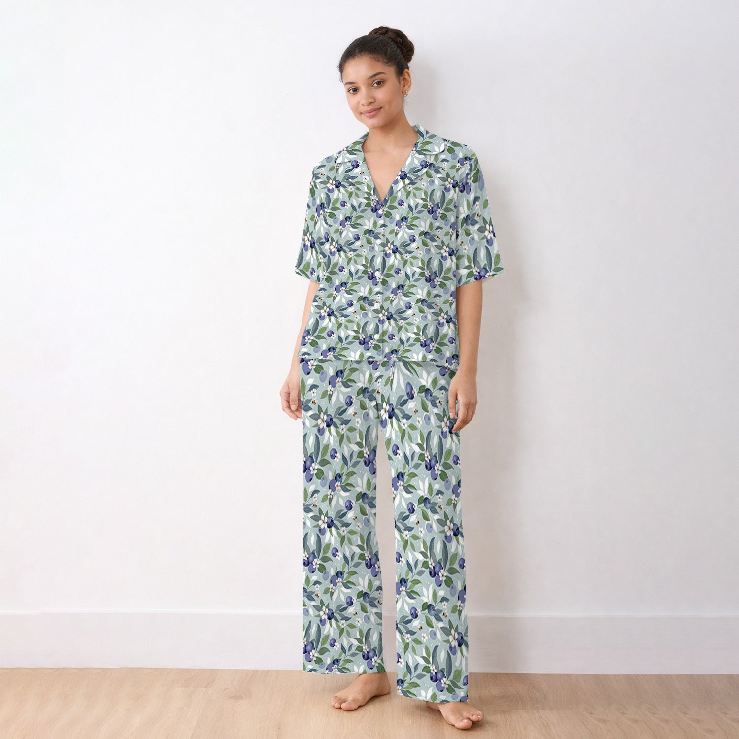 Fresh Blueberry Blossom Garden Pattern Nurse Pajama Set, Soft Breathable Fabric Comfortable Sleepwear