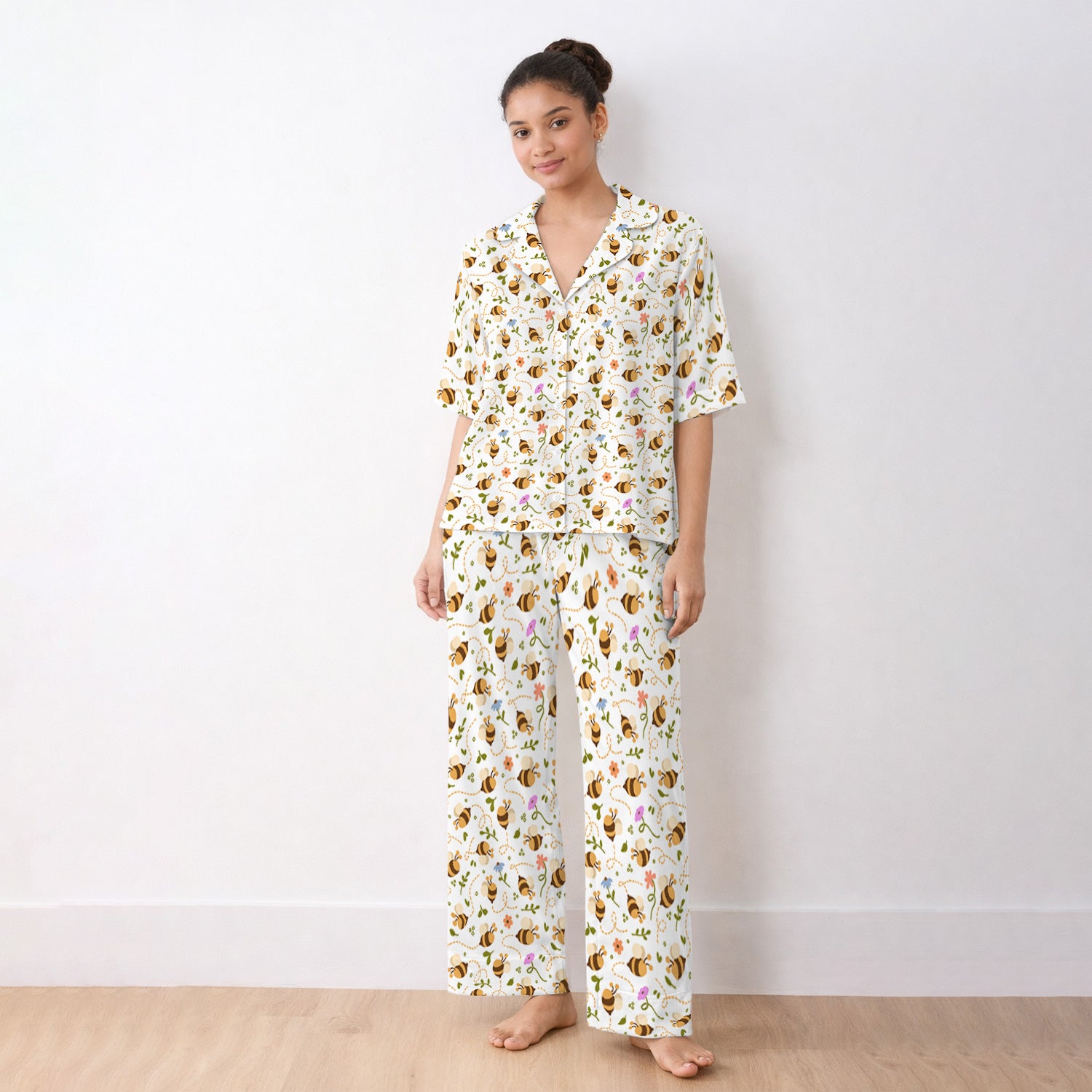Bee Flying Floral Trail Garden Pattern Pajama Set, Breathable Fabrics Uniform