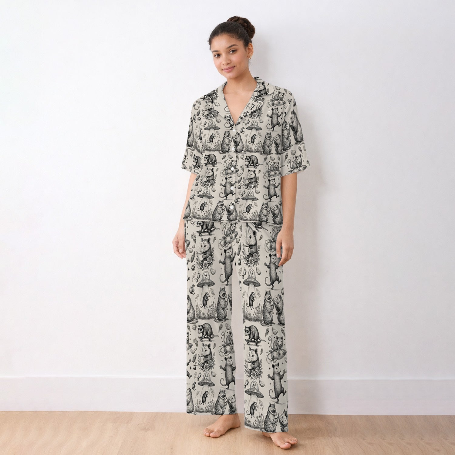 Funny Nurse Vintage Possum Raccoon High Five UFO Pattern Pajama Set, Breathable Fabrics Uniform