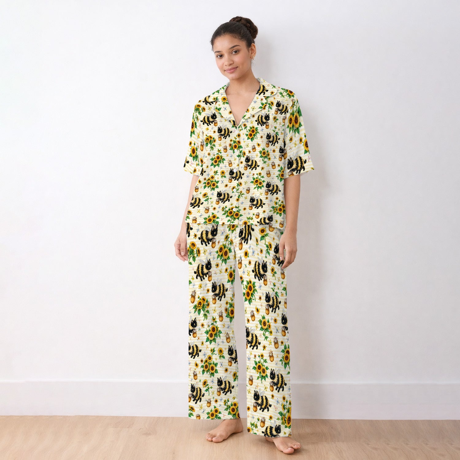 Cute Bumblebee Cat Sunflower Pattern Pajama Set, Soft Breathable Fabric Comfortable Sleepwear