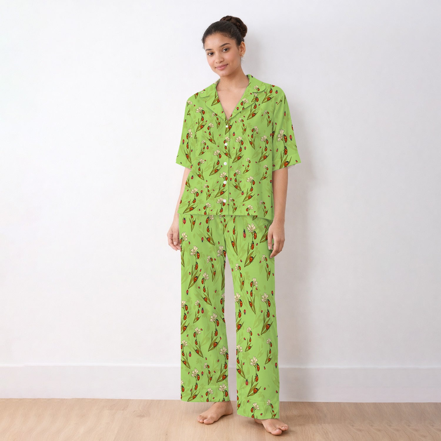 Fresh Daisy Ladybug Garden Pattern Pajama Set, Breathable Fabrics Uniform