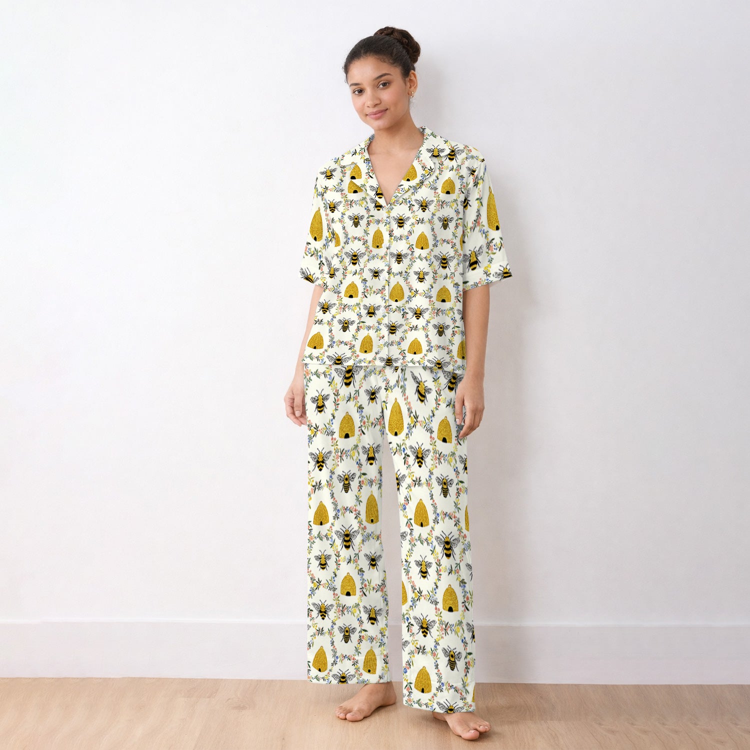 Honey Bee Beehive Floral Print Pajama Set, Soft Breathable Fabric Comfortable Sleepwear