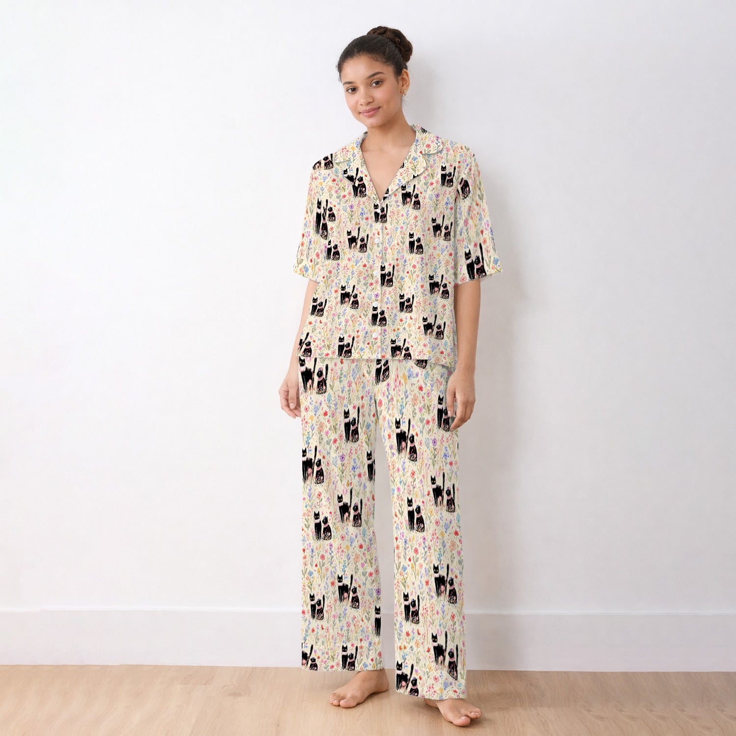 Cute Black Cats Wildflower Garden Pattern Pajama Set, Soft Breathable Fabric Comfortable Sleepwear