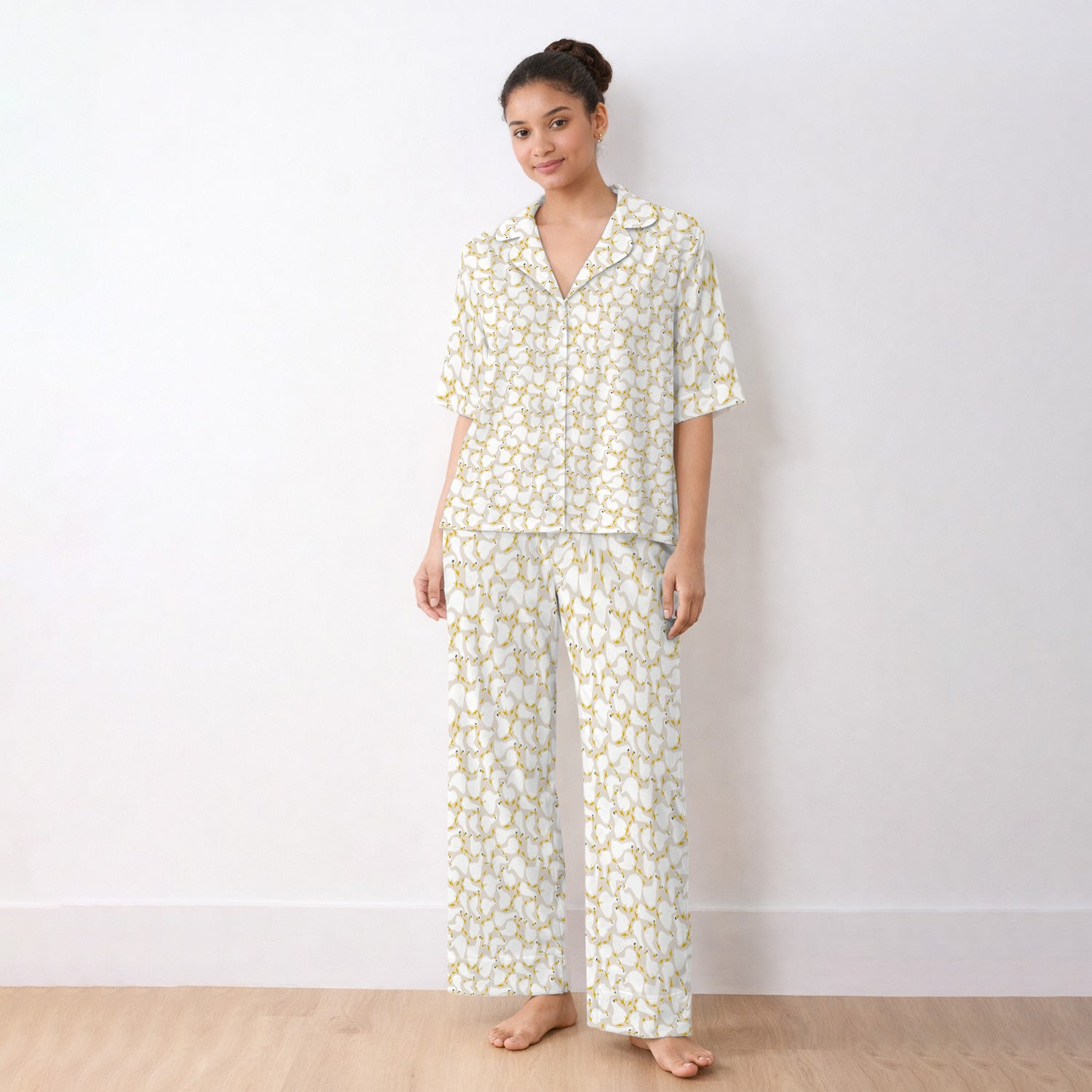 Cute White Goose Yellow Star Pattern Pajama Set, Soft Breathable Fabric Comfortable Sleepwear
