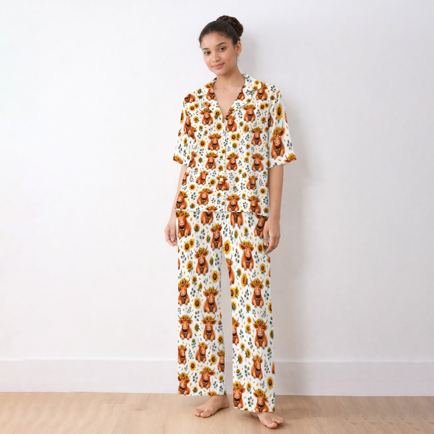 Rustic Highland Cow Floral Pattern Pajama Set, Soft Breathable Fabric Comfortable Sleepwear