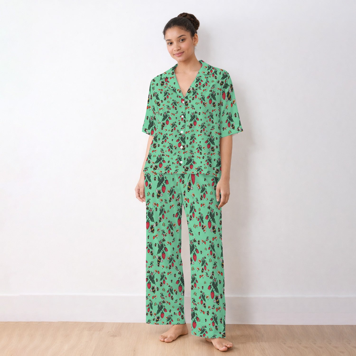 Cute Strawberry Bee Daisy Floral Pattern Pajama Set, Breathable Fabrics Uniform