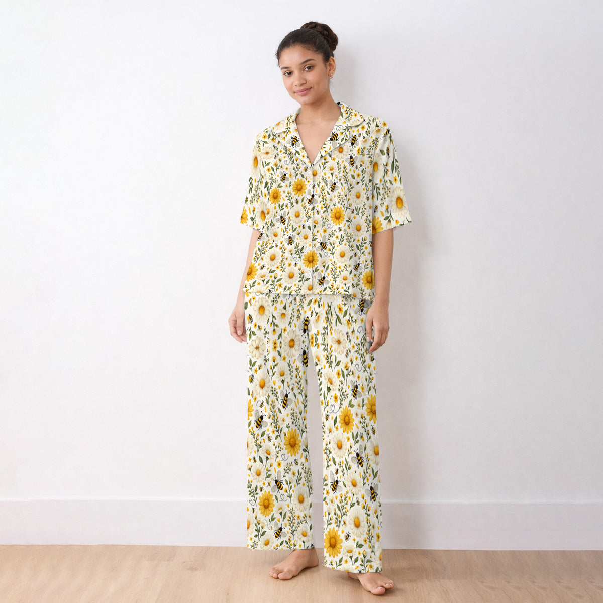 Cute Honey Bee And Daisy Pattern Pajama Set, Soft Breathable Fabric Comfortable Sleepwear