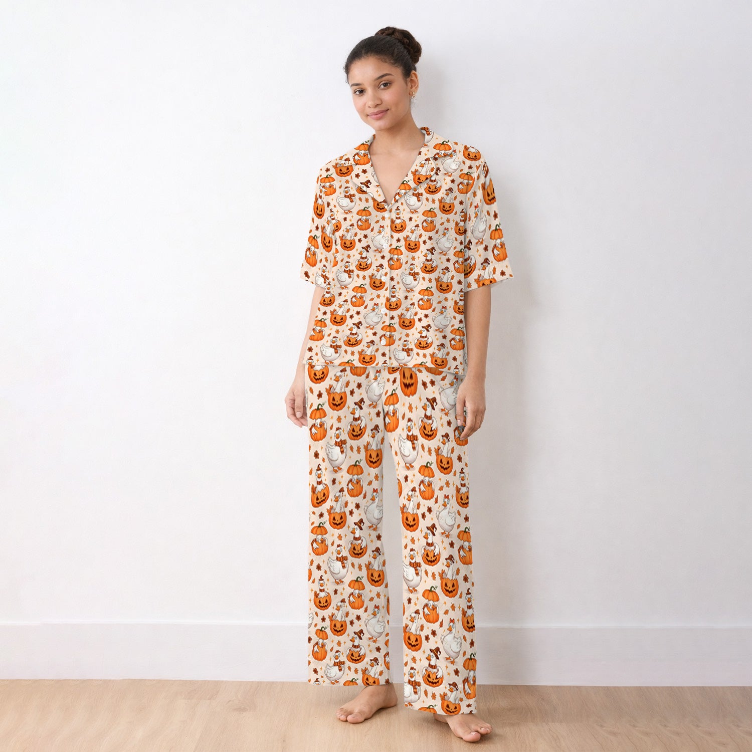 Cute Halloween Goose And Pumpkins Pajama Set, Soft Breathable Fabric Comfortable Sleepwear