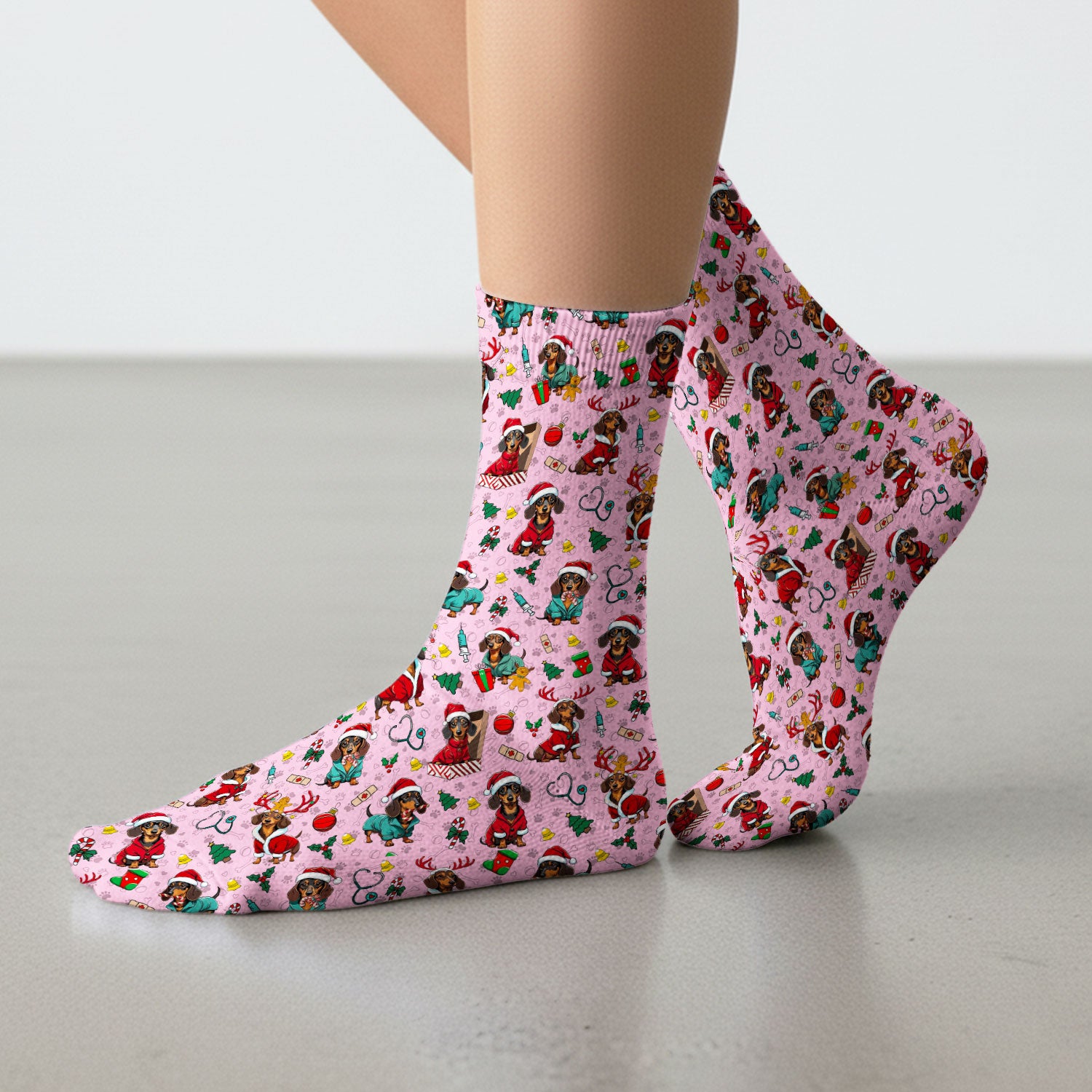 Christmas Dachshund Socks for Nurse Doctor - Cute Sausage Dog Funny Reindeer & Santa Adult Socks for Men and Women