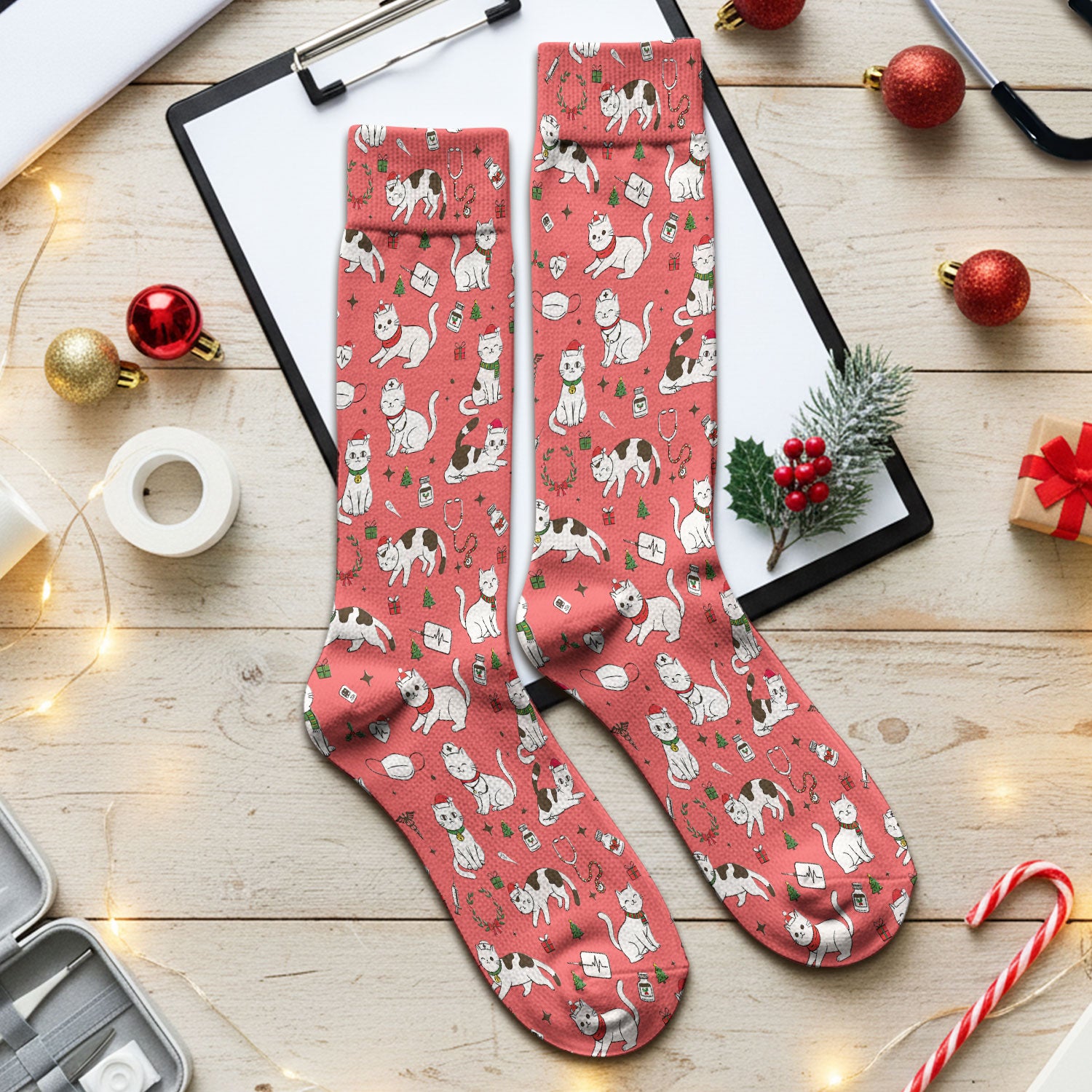 Christmas Cat Scrub Socks – Festive Nurse & Holiday Kitty Pattern – Cute Medical Uniform for Nurses, Vets and Healthcare Workers