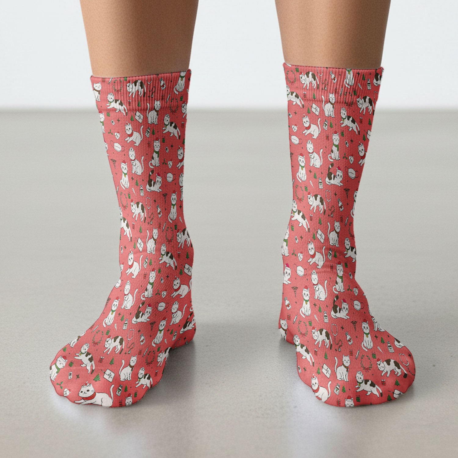 Christmas Cat Scrub Socks – Festive Nurse & Holiday Kitty Pattern – Cute Medical Uniform for Nurses, Vets and Healthcare Workers