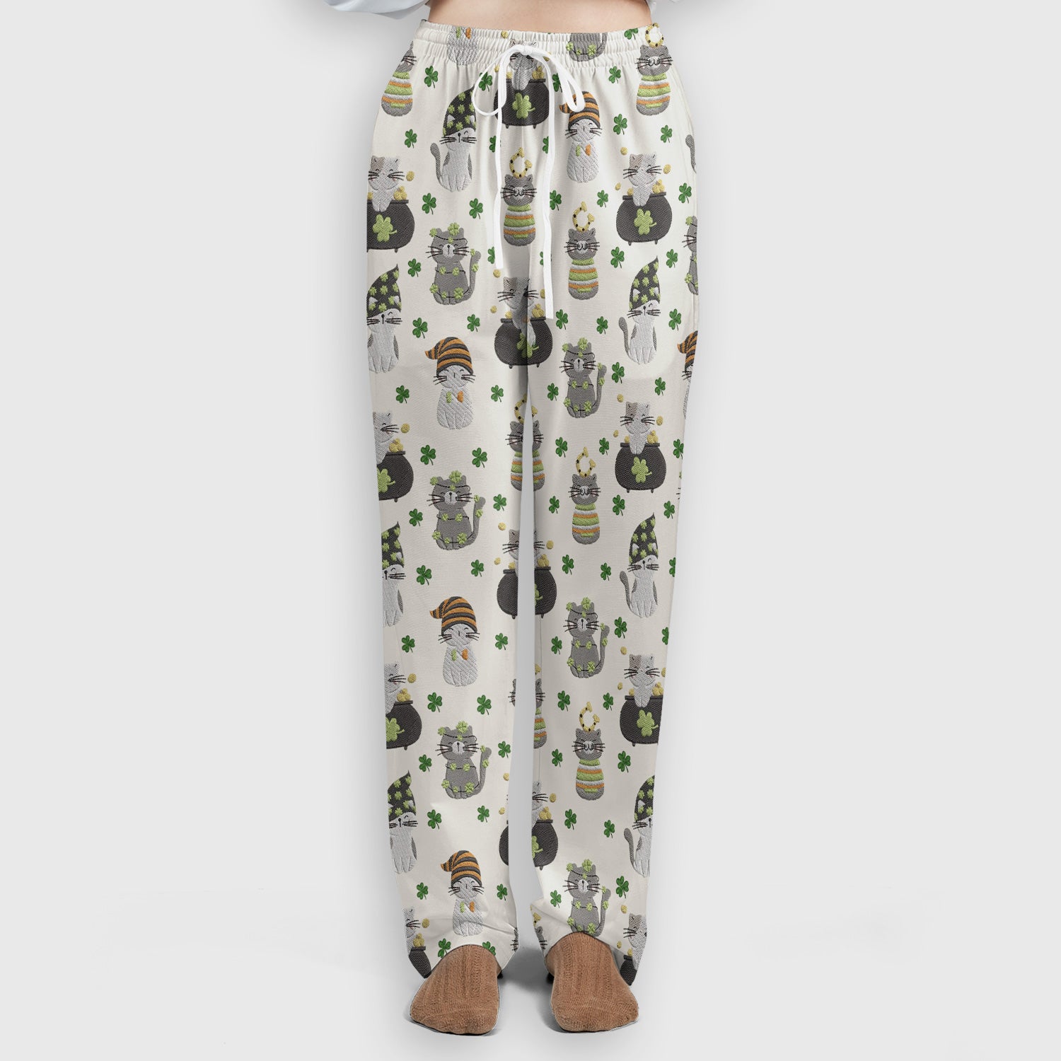 St. Patrick’s Day Scrub Set, Lucky Cat With Shamrock Pattern Shirt, Breathable Fabrics Nursing Uniform