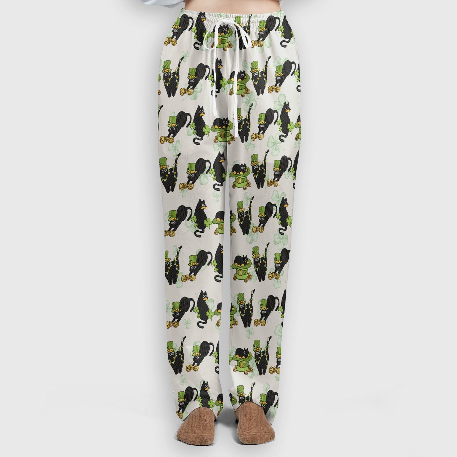 St. Patrick Black Cat Clover Print Women's Scrub Set, Breathable Med Uniform